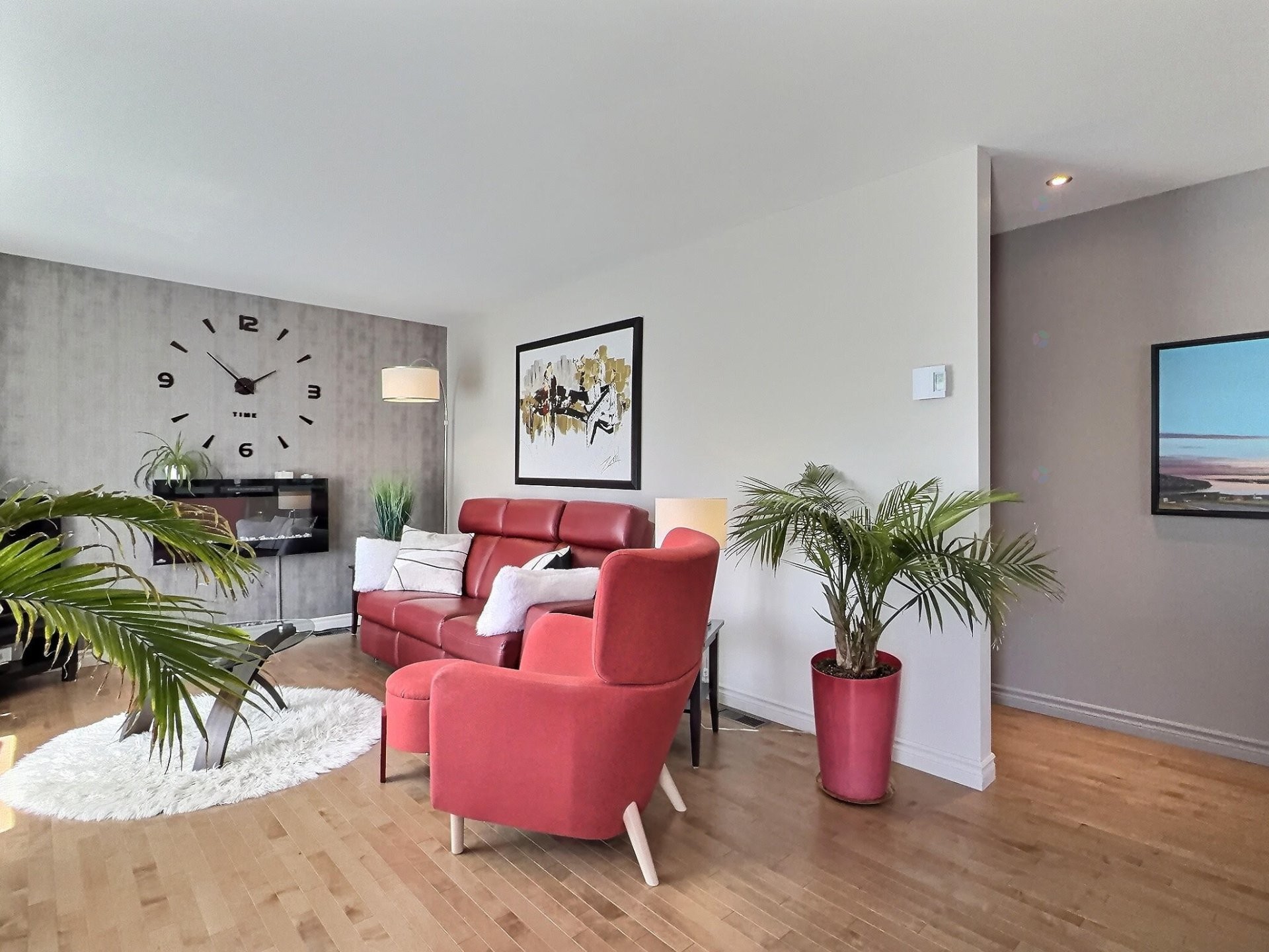 









212


Rue Tétreault

,
Trois-Rivières,




QC
G8T4V2

