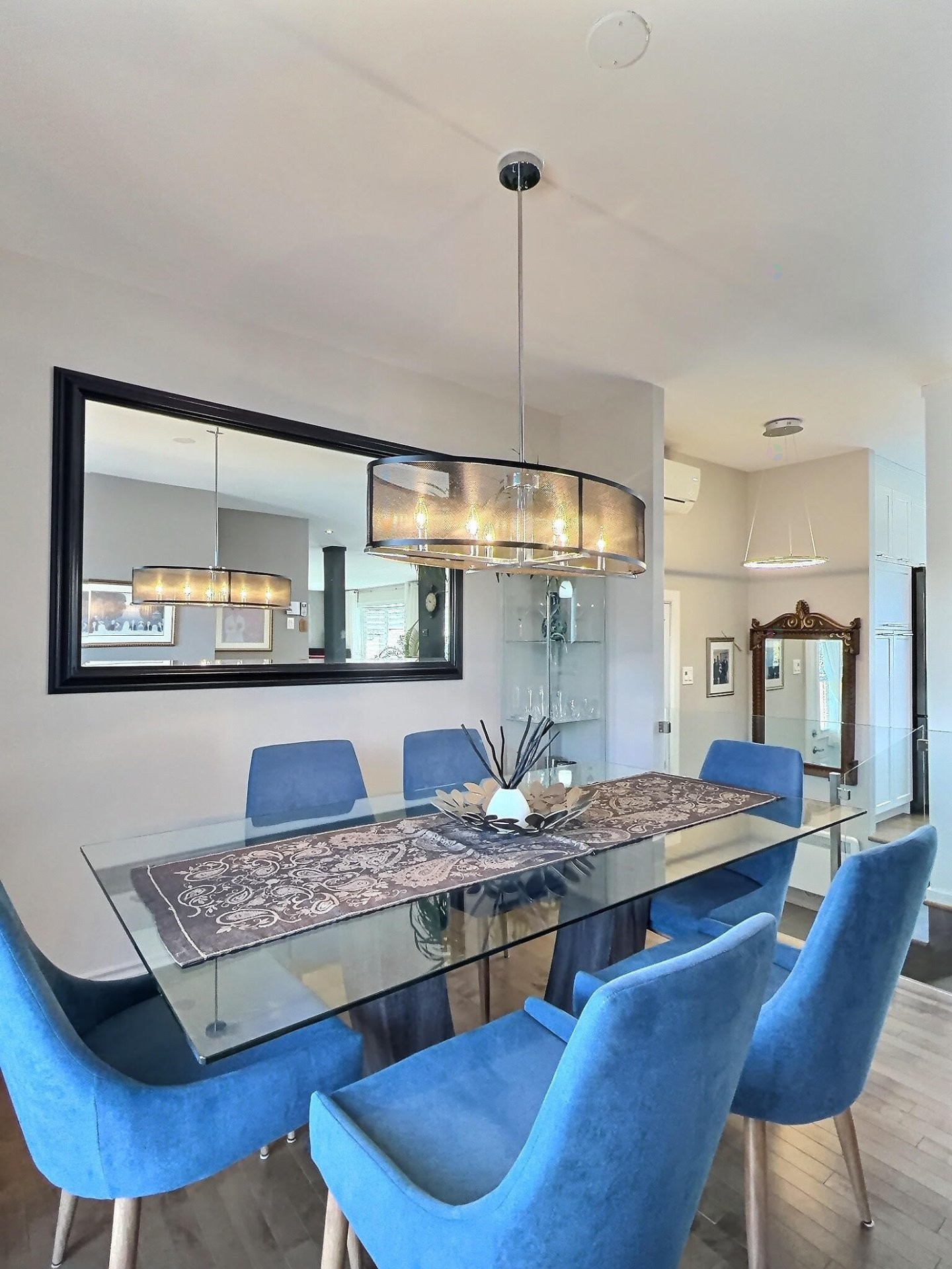 









212


Rue Tétreault

,
Trois-Rivières,




QC
G8T4V2

