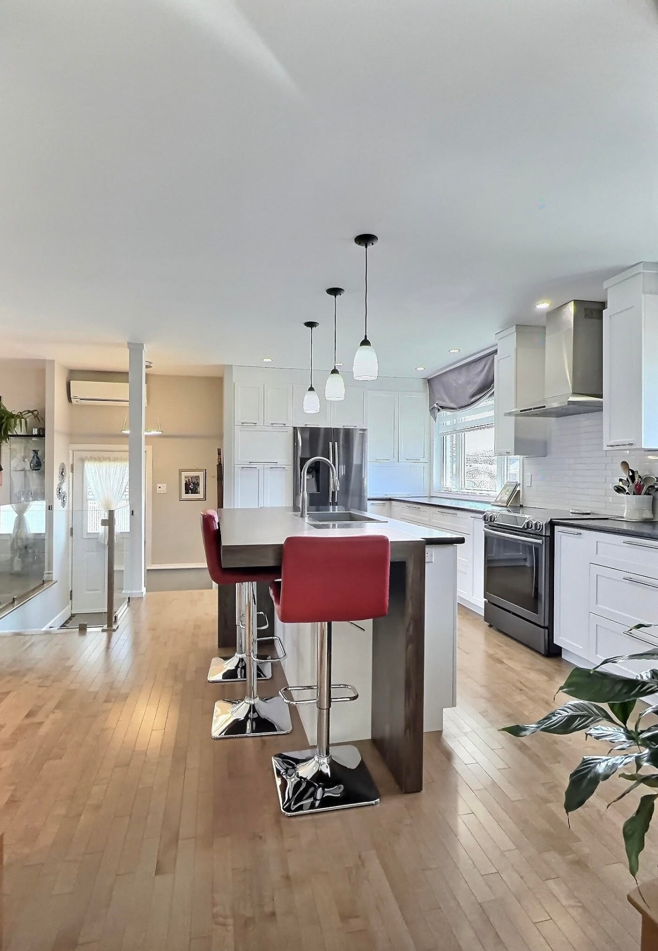 









212


Rue Tétreault

,
Trois-Rivières,




QC
G8T4V2

