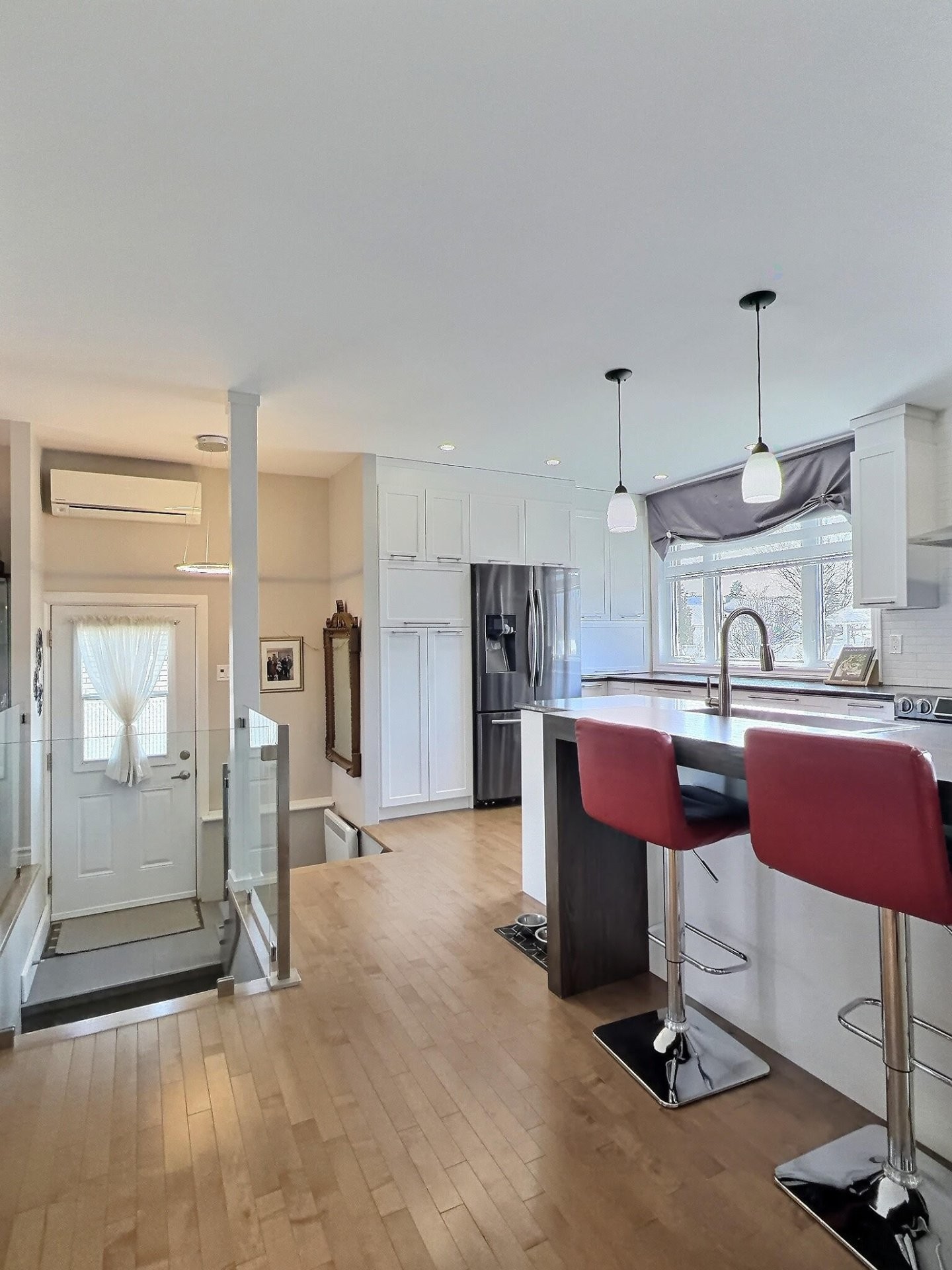 









212


Rue Tétreault

,
Trois-Rivières,




QC
G8T4V2


