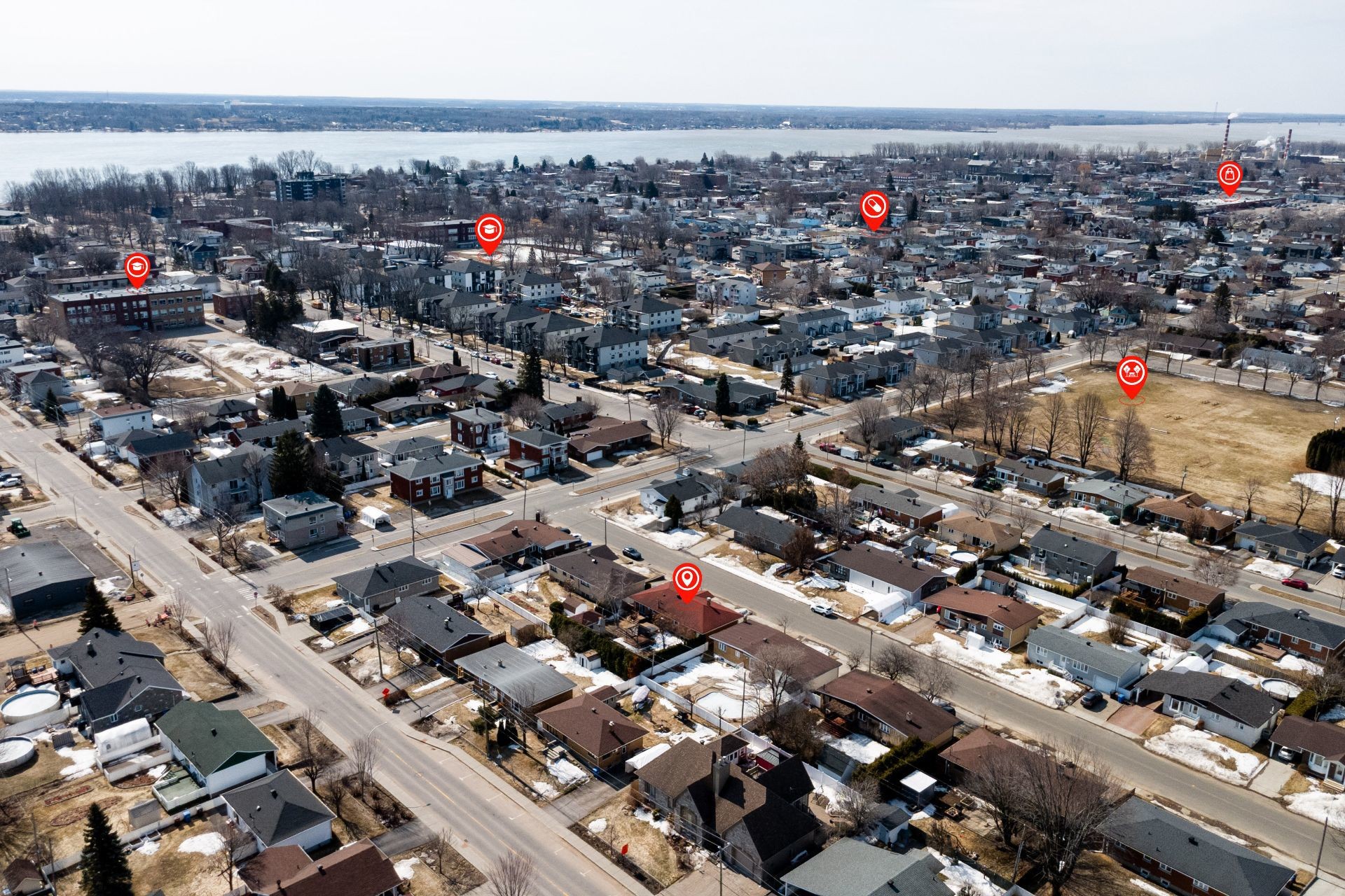 









212


Rue Tétreault

,
Trois-Rivières,




QC
G8T4V2

