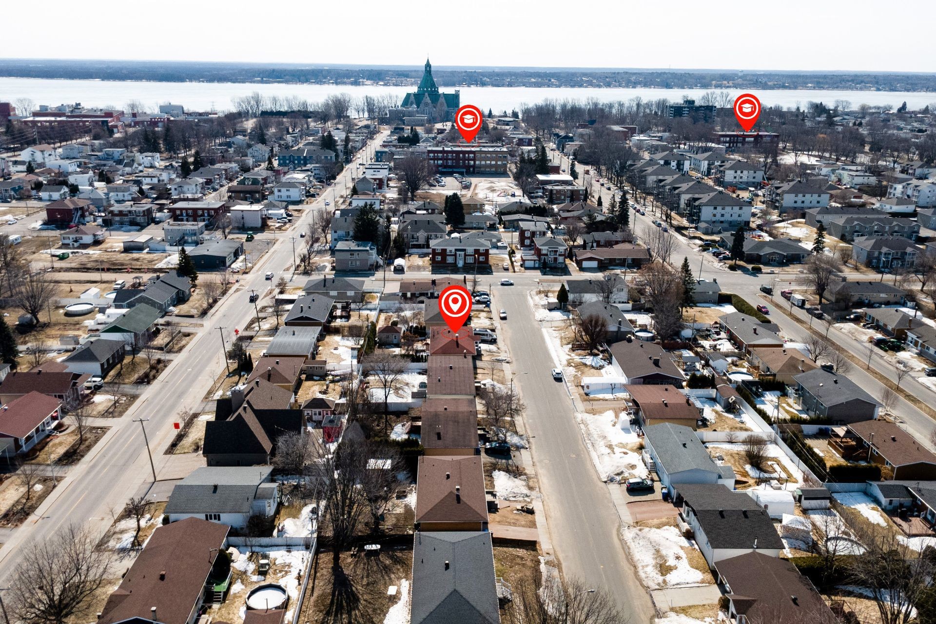 









212


Rue Tétreault

,
Trois-Rivières,




QC
G8T4V2


