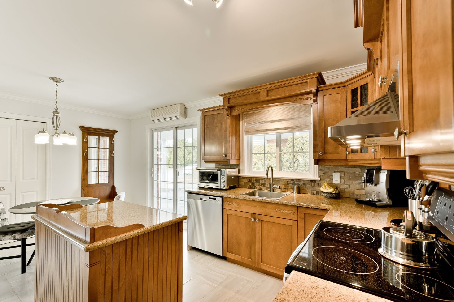 









677


12e Avenue N.

, 1201A,
Sherbrooke (Fleurimont),




QC
J1E4L8


