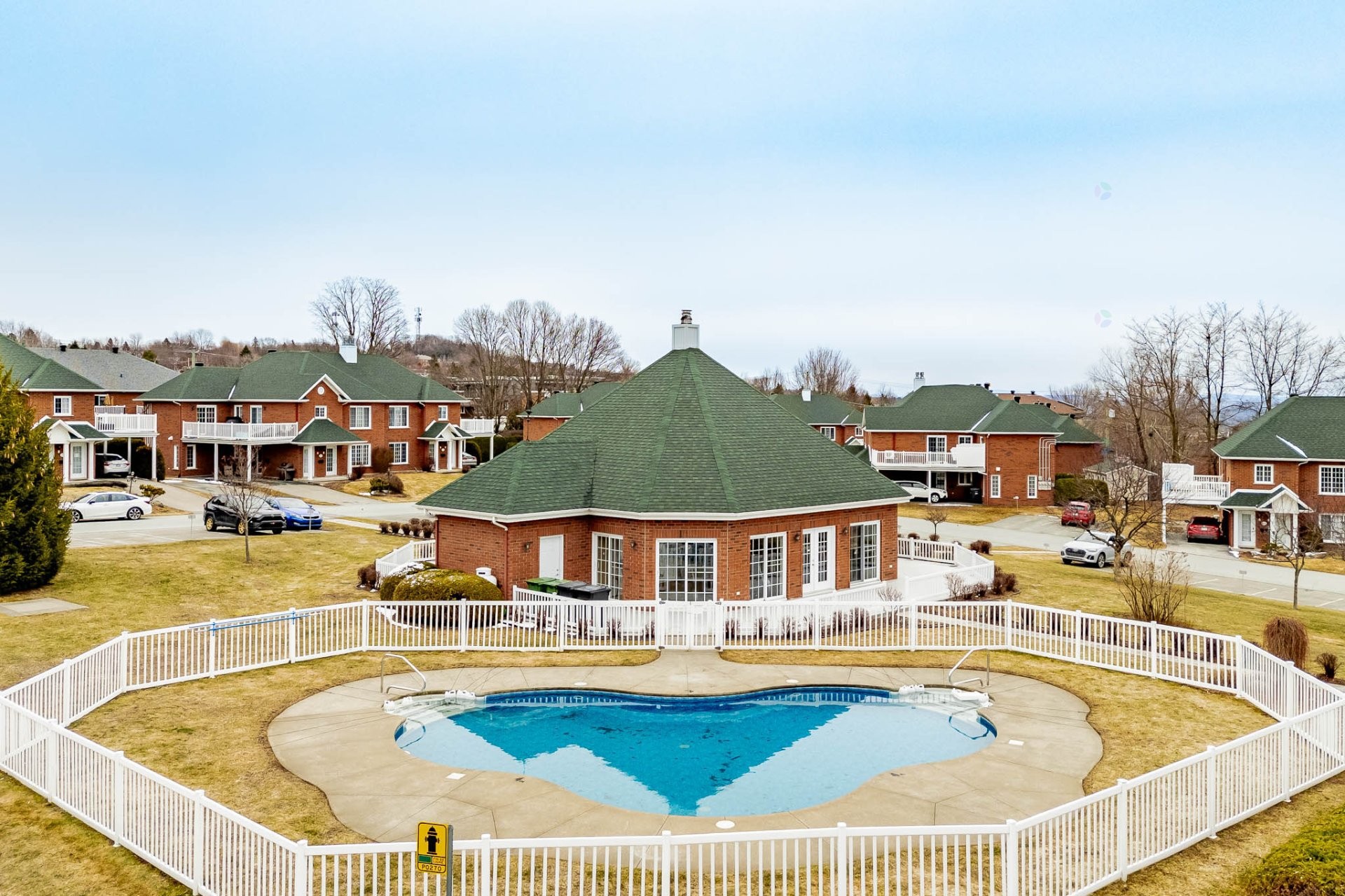 









677


12e Avenue N.

, 1201A,
Sherbrooke (Fleurimont),




QC
J1E4L8

