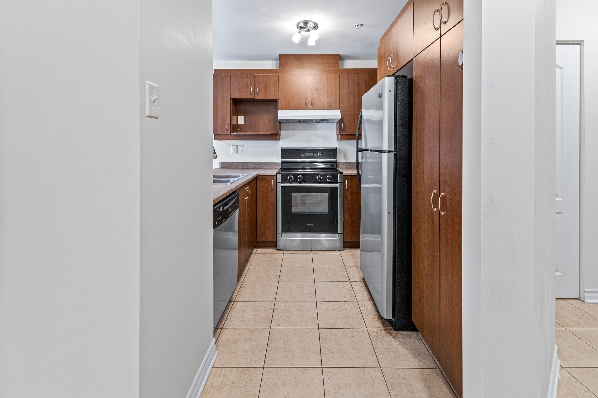 









3075


Av. Ernest-Hemingway

, 101,
Montréal (Saint-Laurent),




QC
H4R0A7

