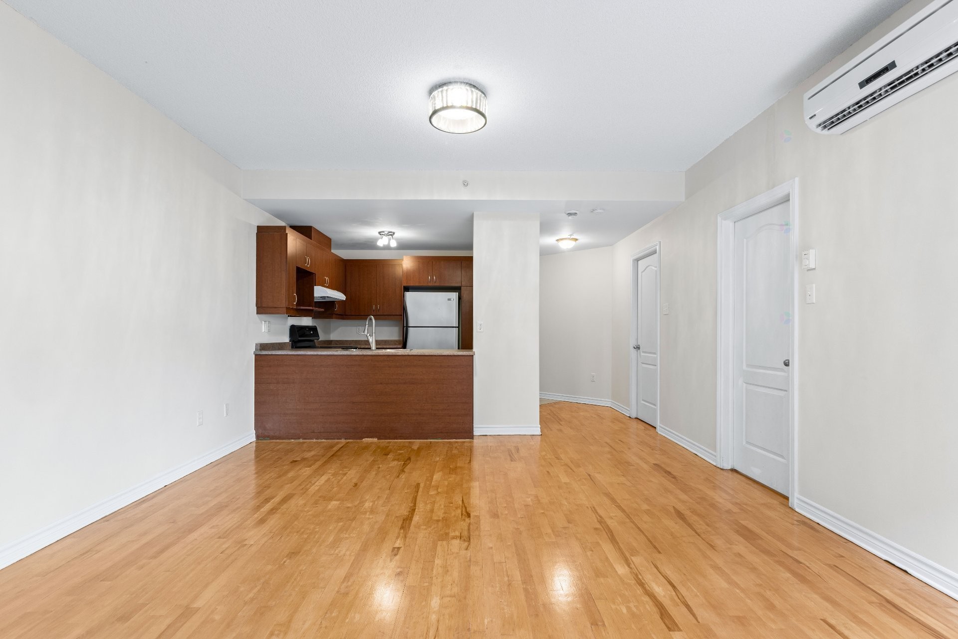 









3075


Av. Ernest-Hemingway

, 101,
Montréal (Saint-Laurent),




QC
H4R0A7

