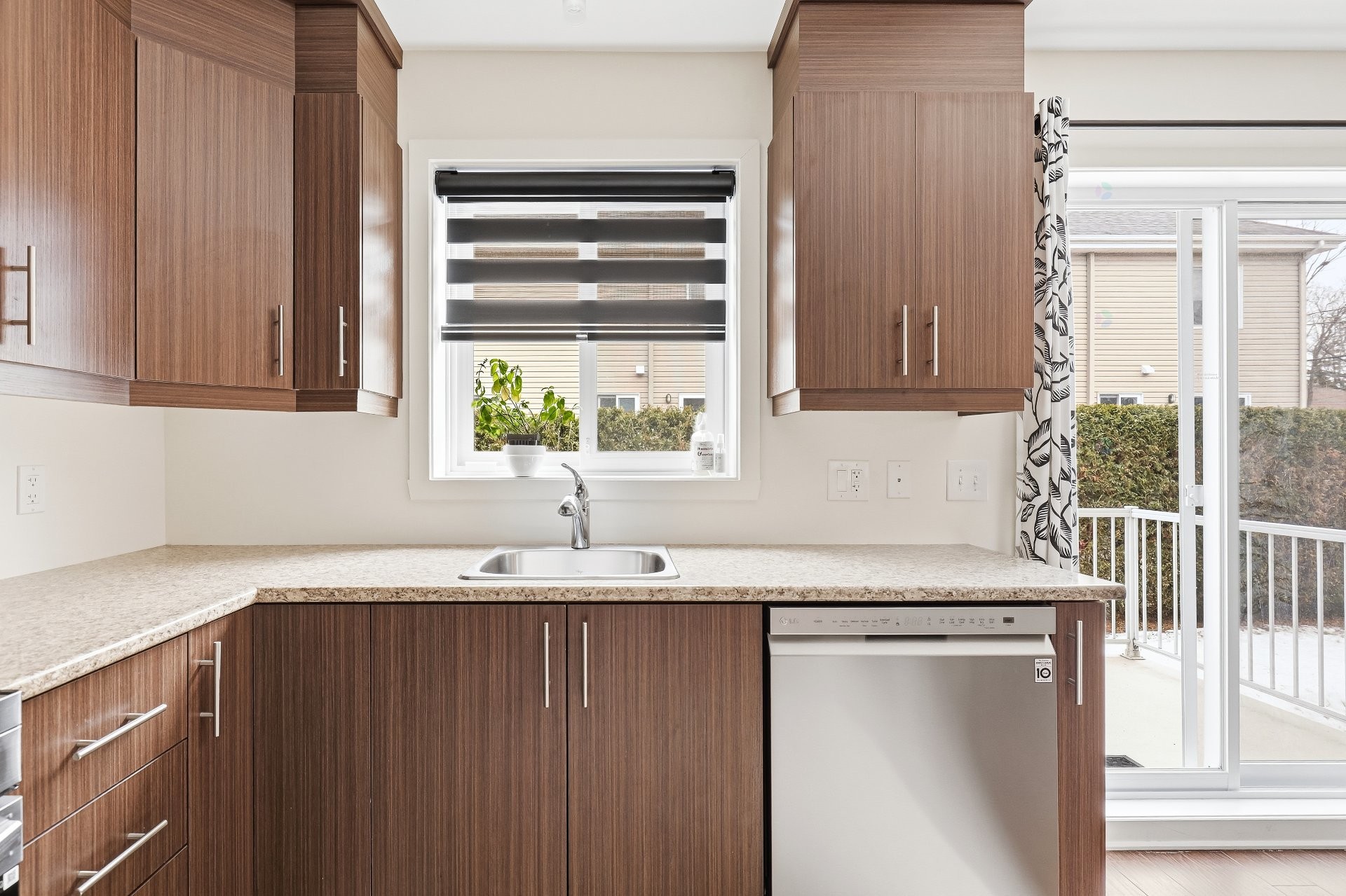 









1117


Rue St-Viateur

,
Joliette,




QC
J6E0K4

