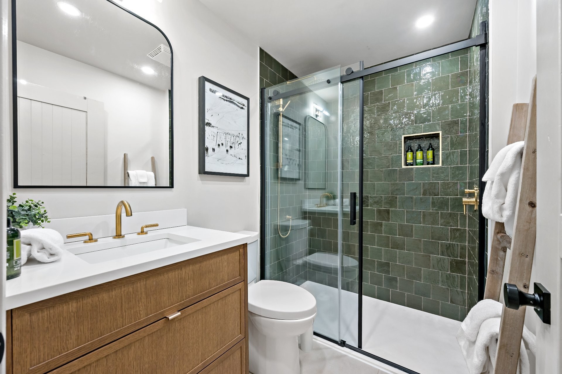 









218


Ch. de la Forêt

, 4,
Mont-Tremblant,




QC
J8E3K8

