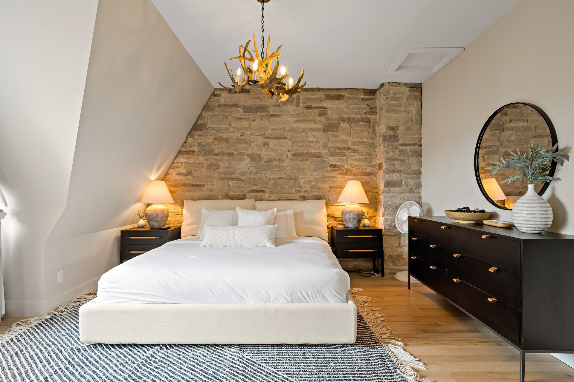 









218


Ch. de la Forêt

, 4,
Mont-Tremblant,




QC
J8E3K8

