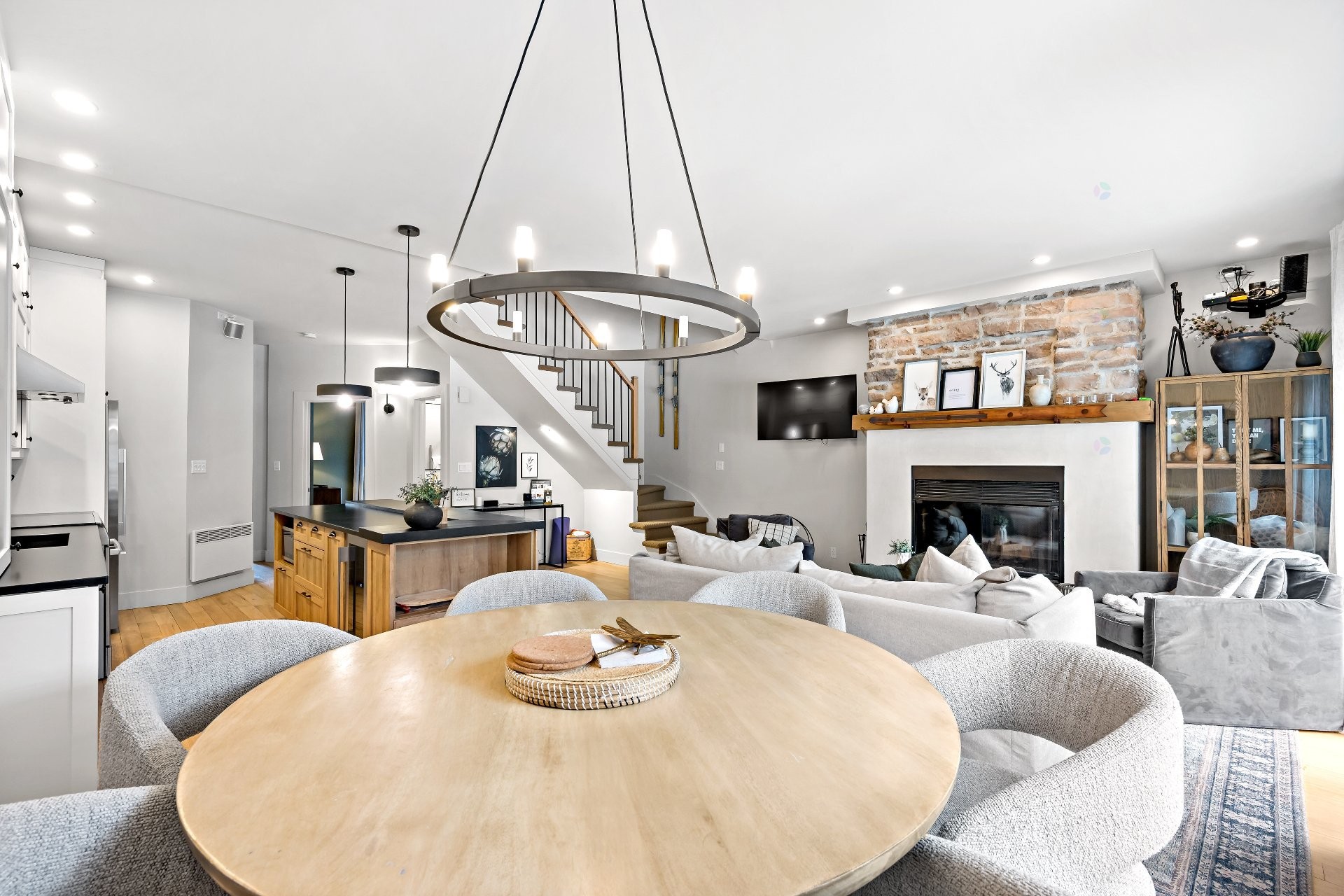 









218


Ch. de la Forêt

, 4,
Mont-Tremblant,




QC
J8E3K8

