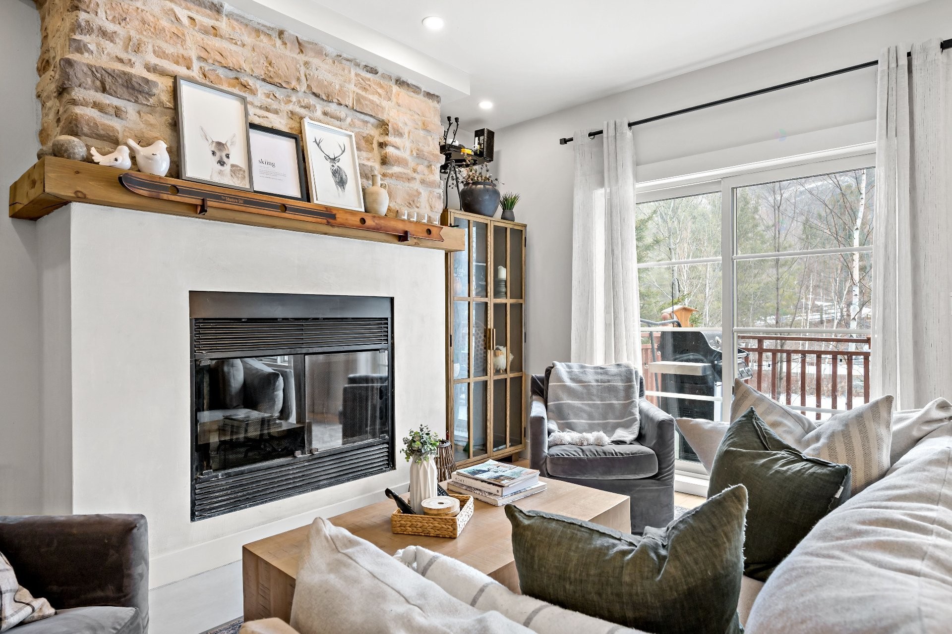 









218


Ch. de la Forêt

, 4,
Mont-Tremblant,




QC
J8E3K8

