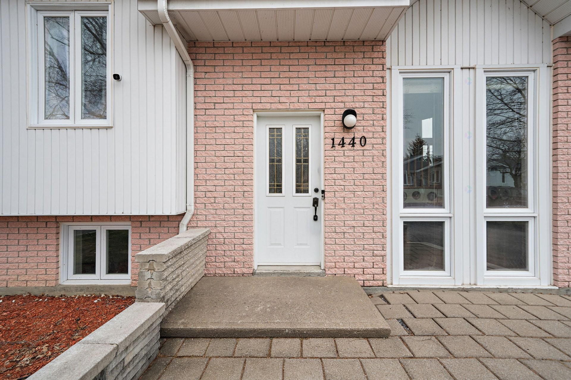 









1440


Rue Colomb

,
Sainte-Catherine,




QC
J5C1S9

