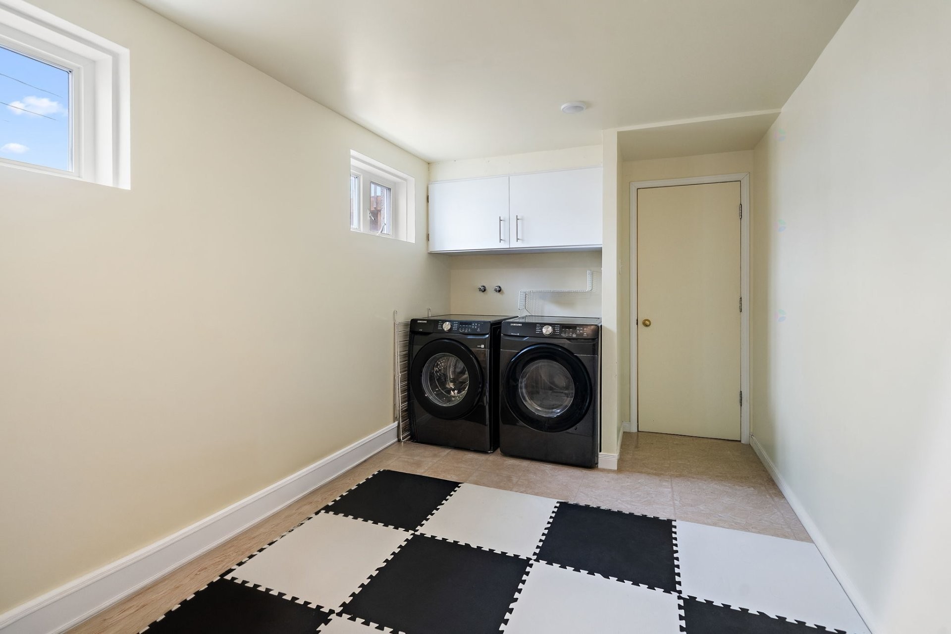 









1440


Rue Colomb

,
Sainte-Catherine,




QC
J5C1S9

