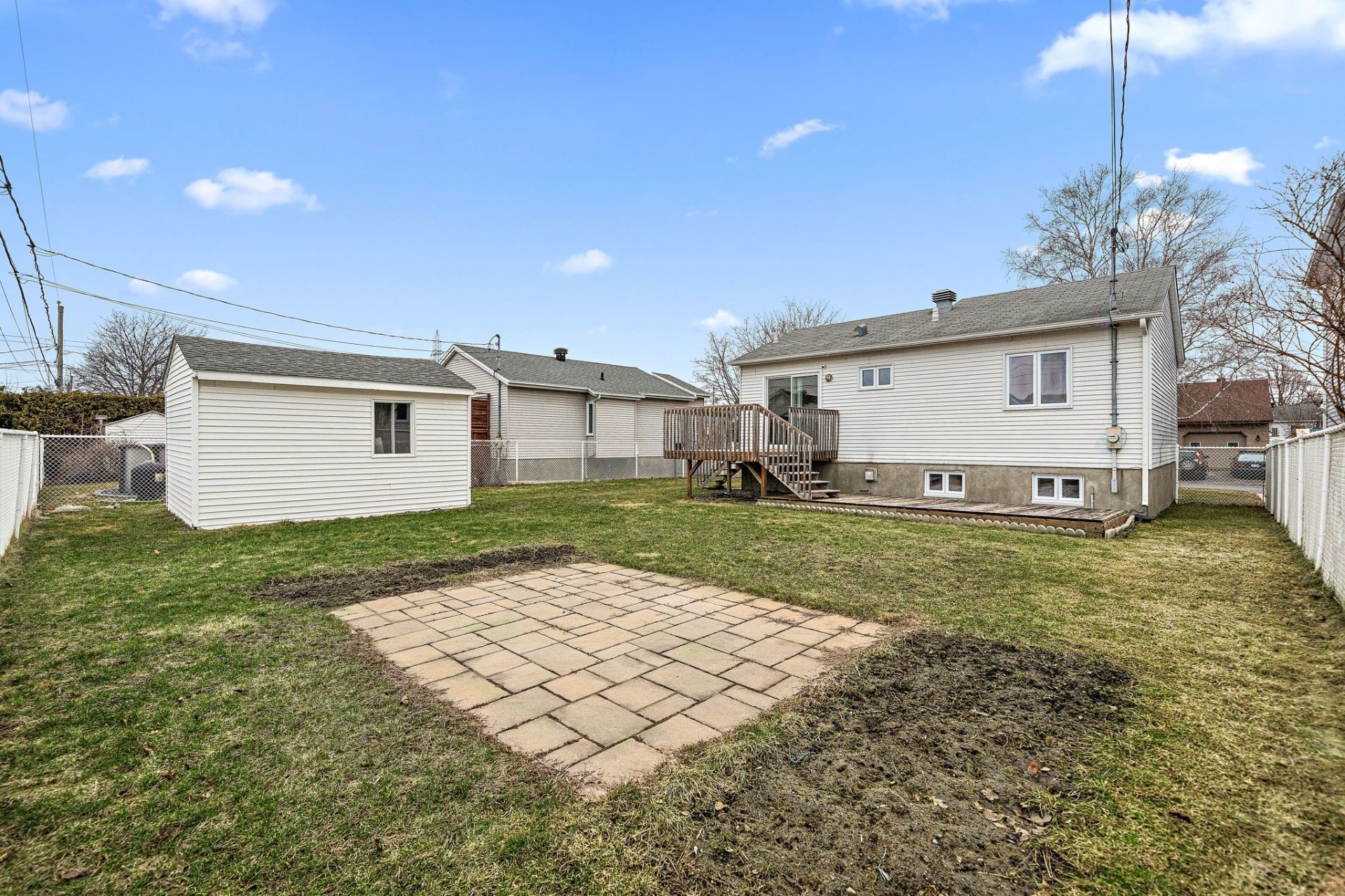 









1440


Rue Colomb

,
Sainte-Catherine,




QC
J5C1S9

