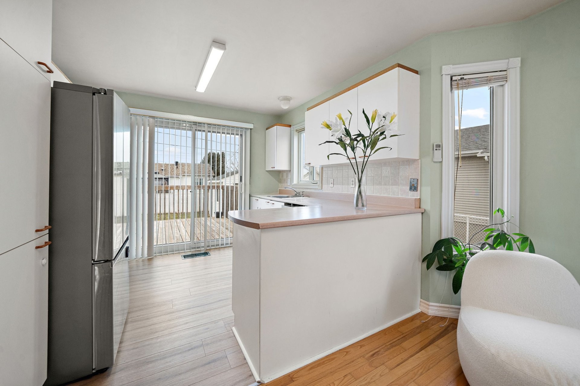 









1440


Rue Colomb

,
Sainte-Catherine,




QC
J5C1S9

