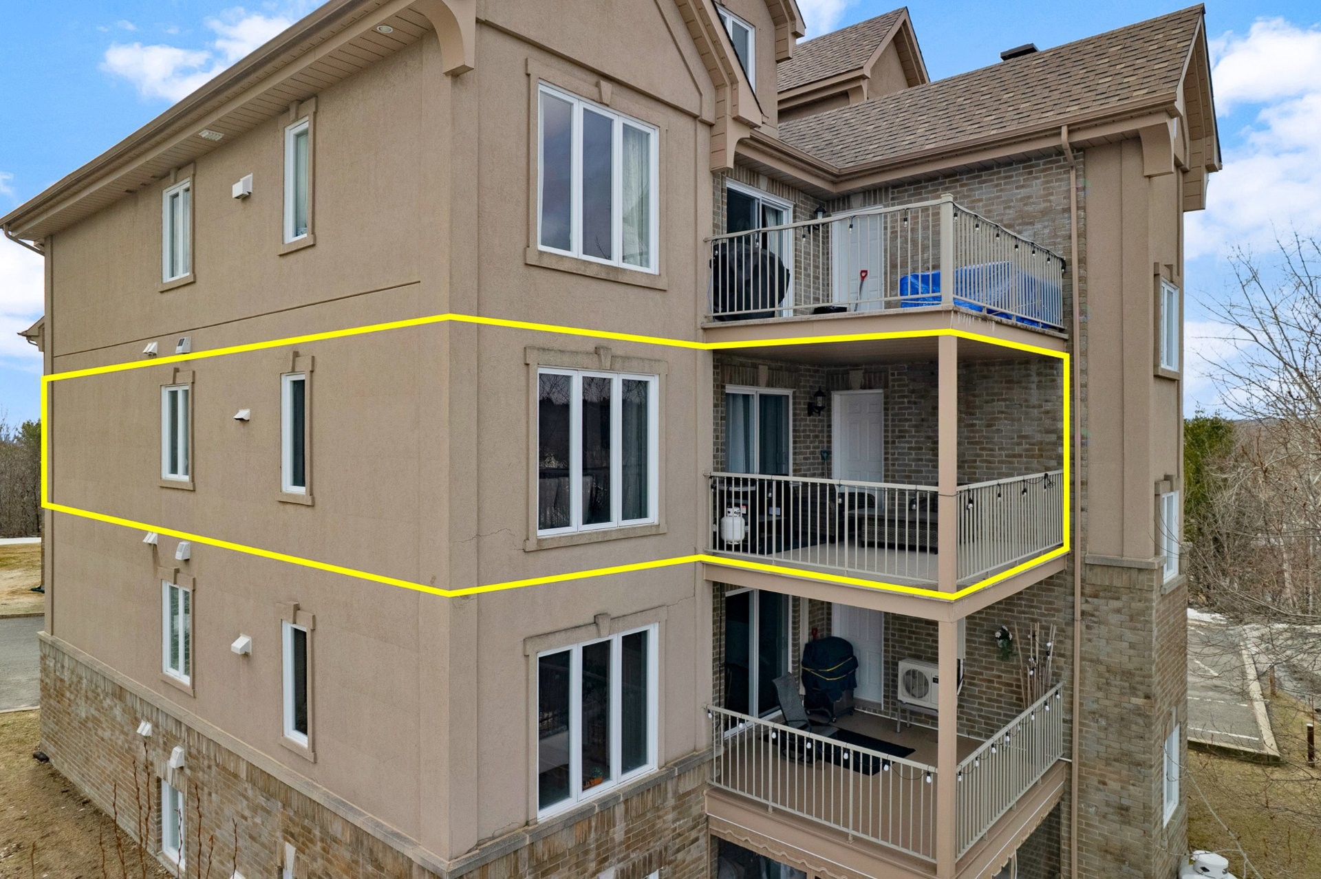 









600


Place du Sommet

, 301,
Saint-Jérôme,




QC
J7Y5L1

