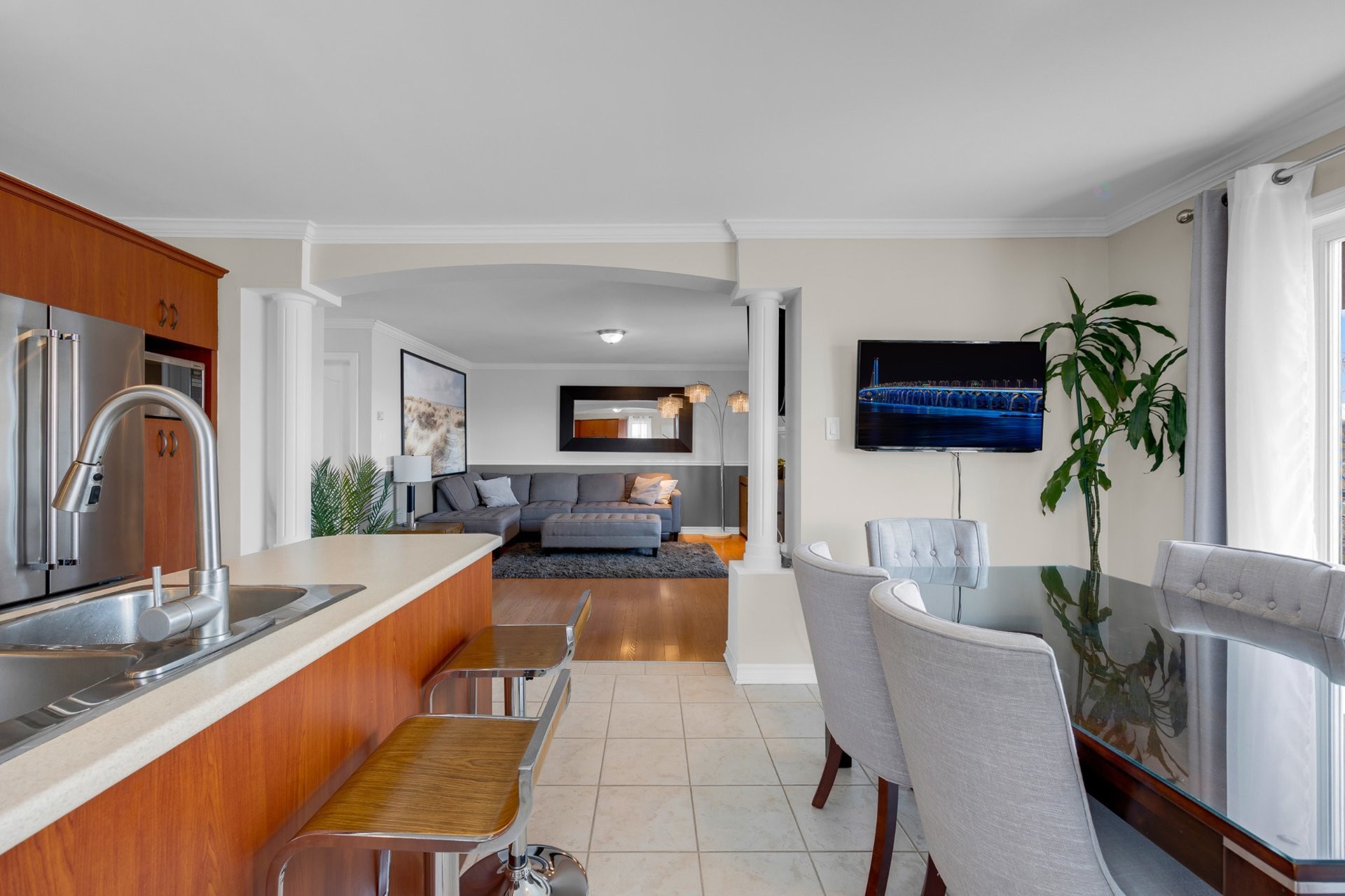 









600


Place du Sommet

, 301,
Saint-Jérôme,




QC
J7Y5L1

