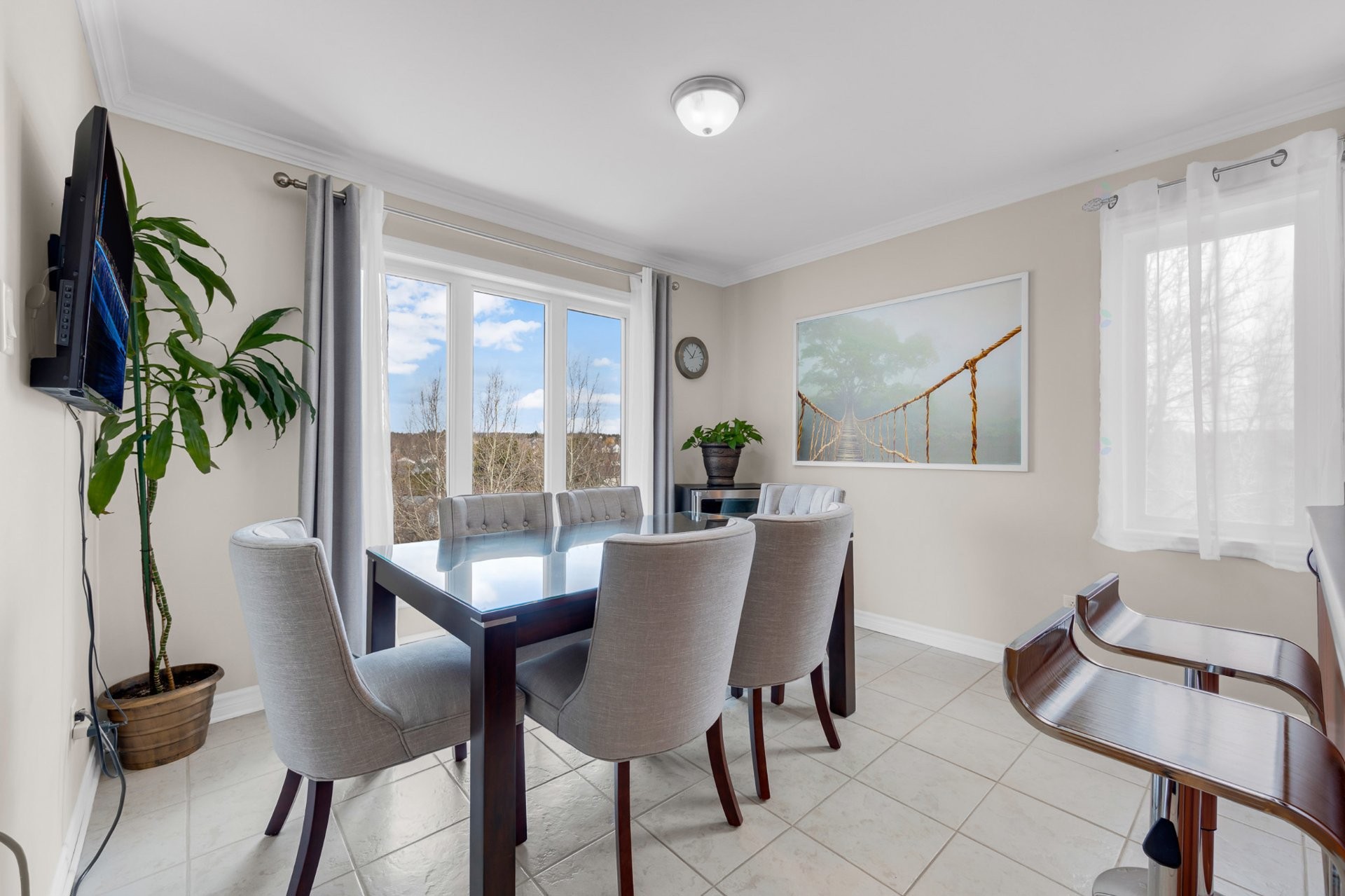 









600


Place du Sommet

, 301,
Saint-Jérôme,




QC
J7Y5L1

