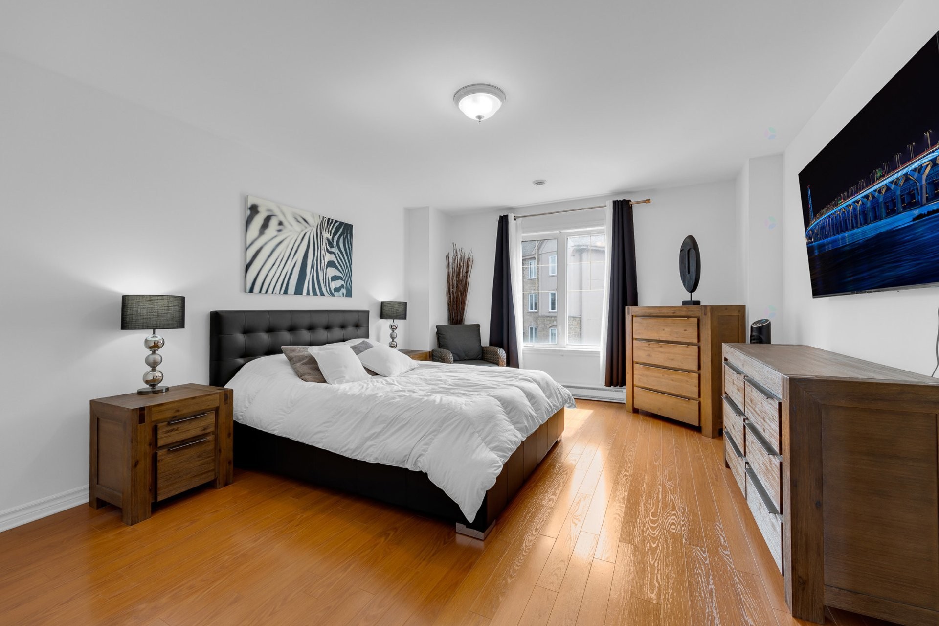 









600


Place du Sommet

, 301,
Saint-Jérôme,




QC
J7Y5L1

