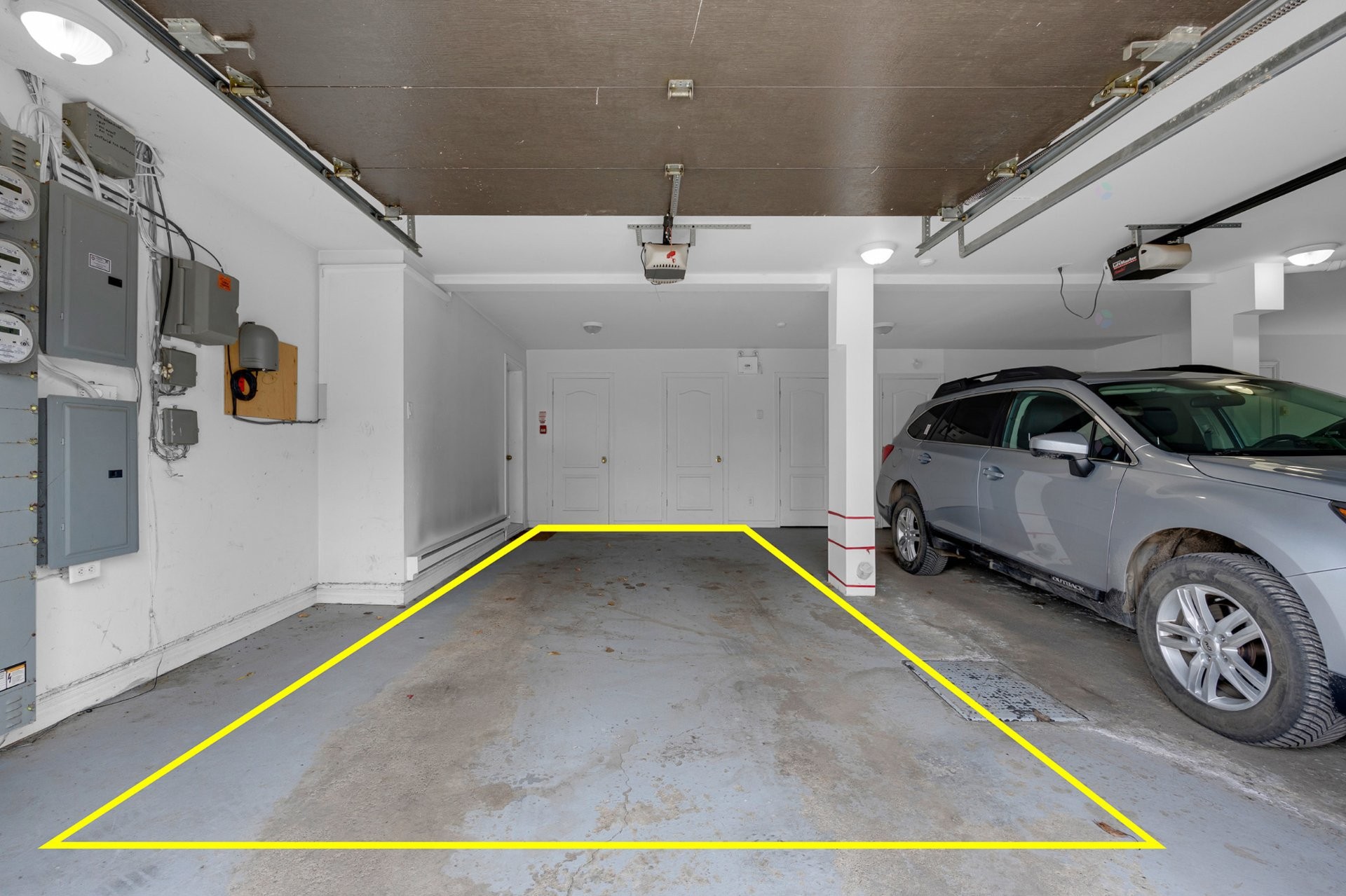 









600


Place du Sommet

, 301,
Saint-Jérôme,




QC
J7Y5L1

