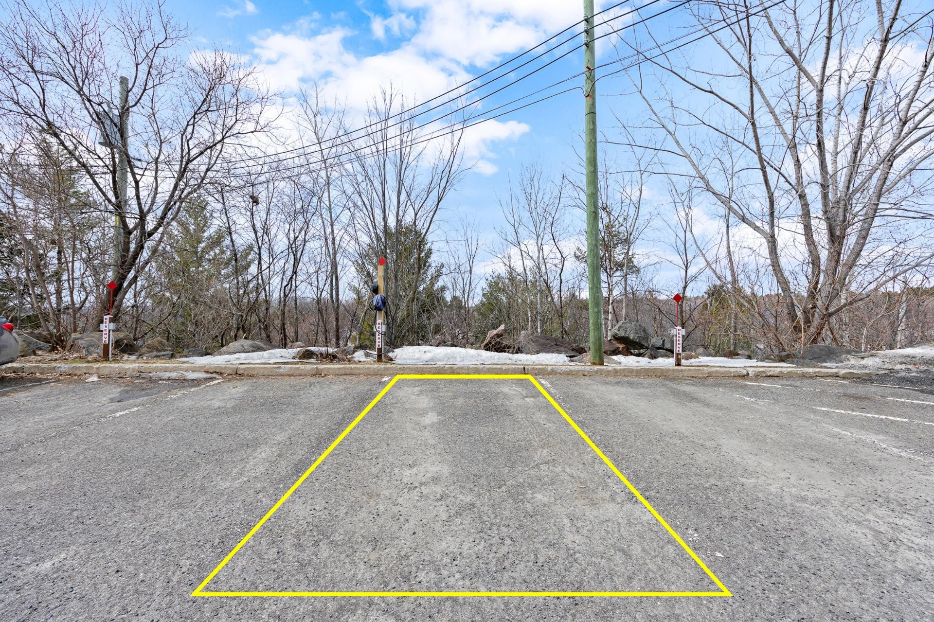 









600


Place du Sommet

, 301,
Saint-Jérôme,




QC
J7Y5L1

