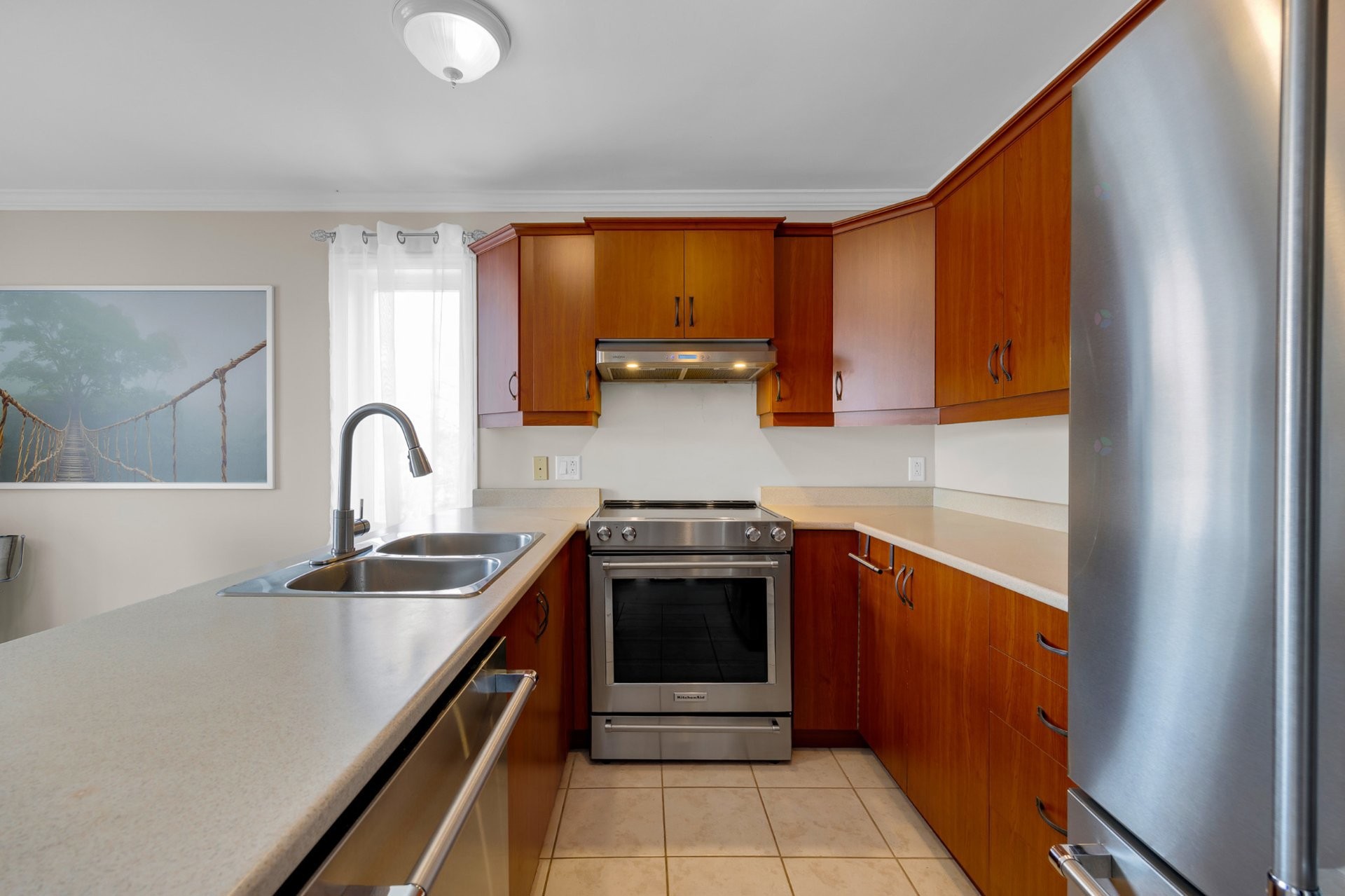 









600


Place du Sommet

, 301,
Saint-Jérôme,




QC
J7Y5L1

