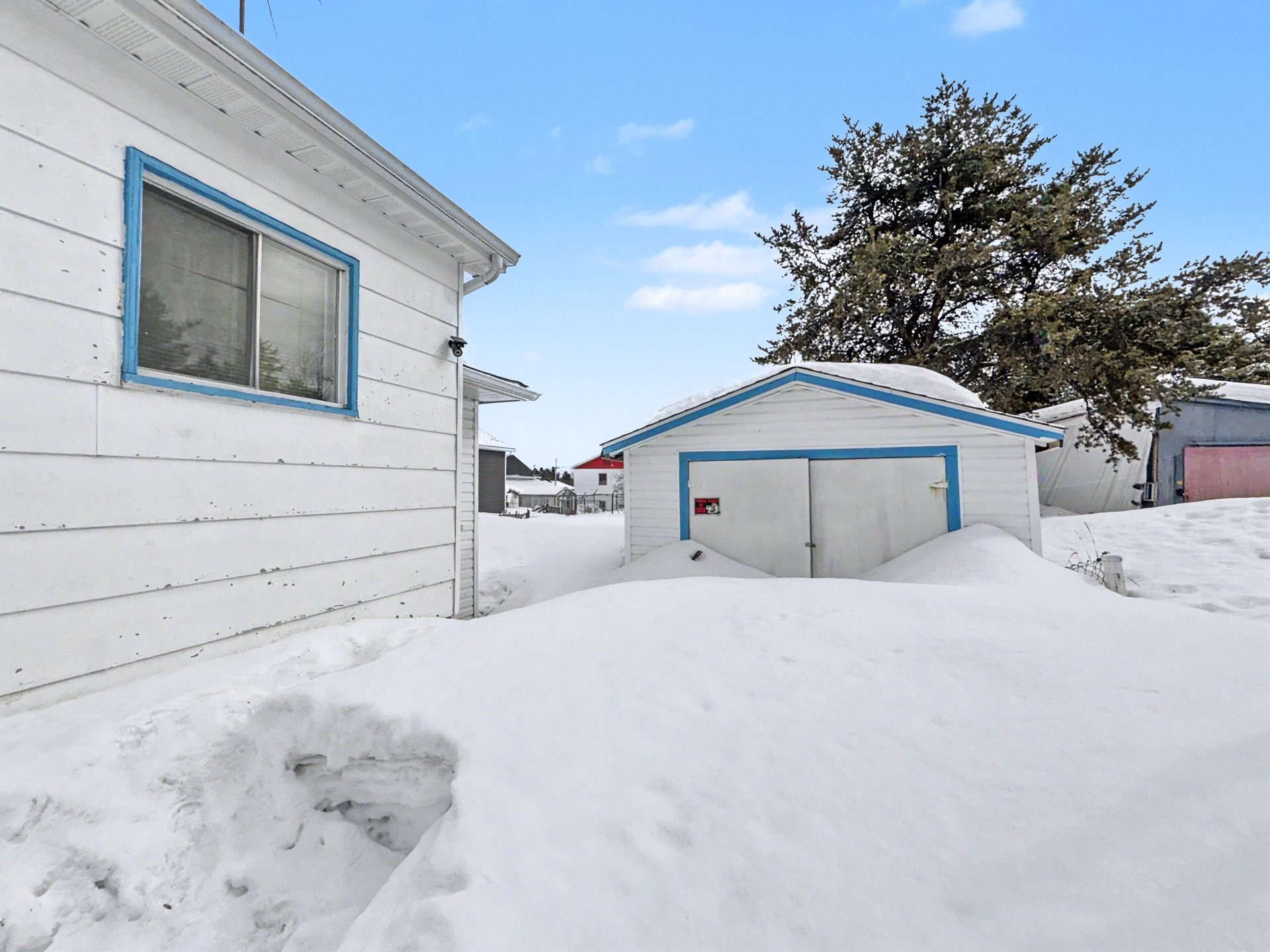 









12


3e Avenue E.

,
Rouyn-Noranda,




QC
J0Y1C0

