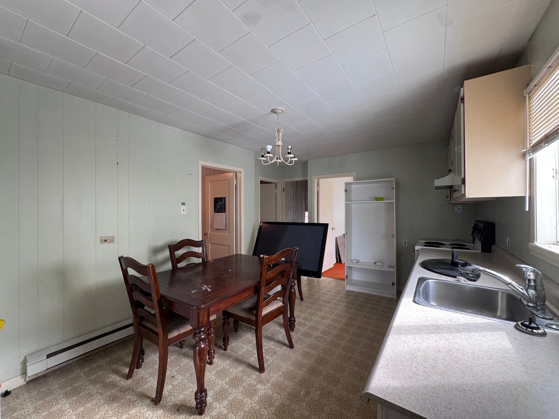 









12


3e Avenue E.

,
Rouyn-Noranda,




QC
J0Y1C0

