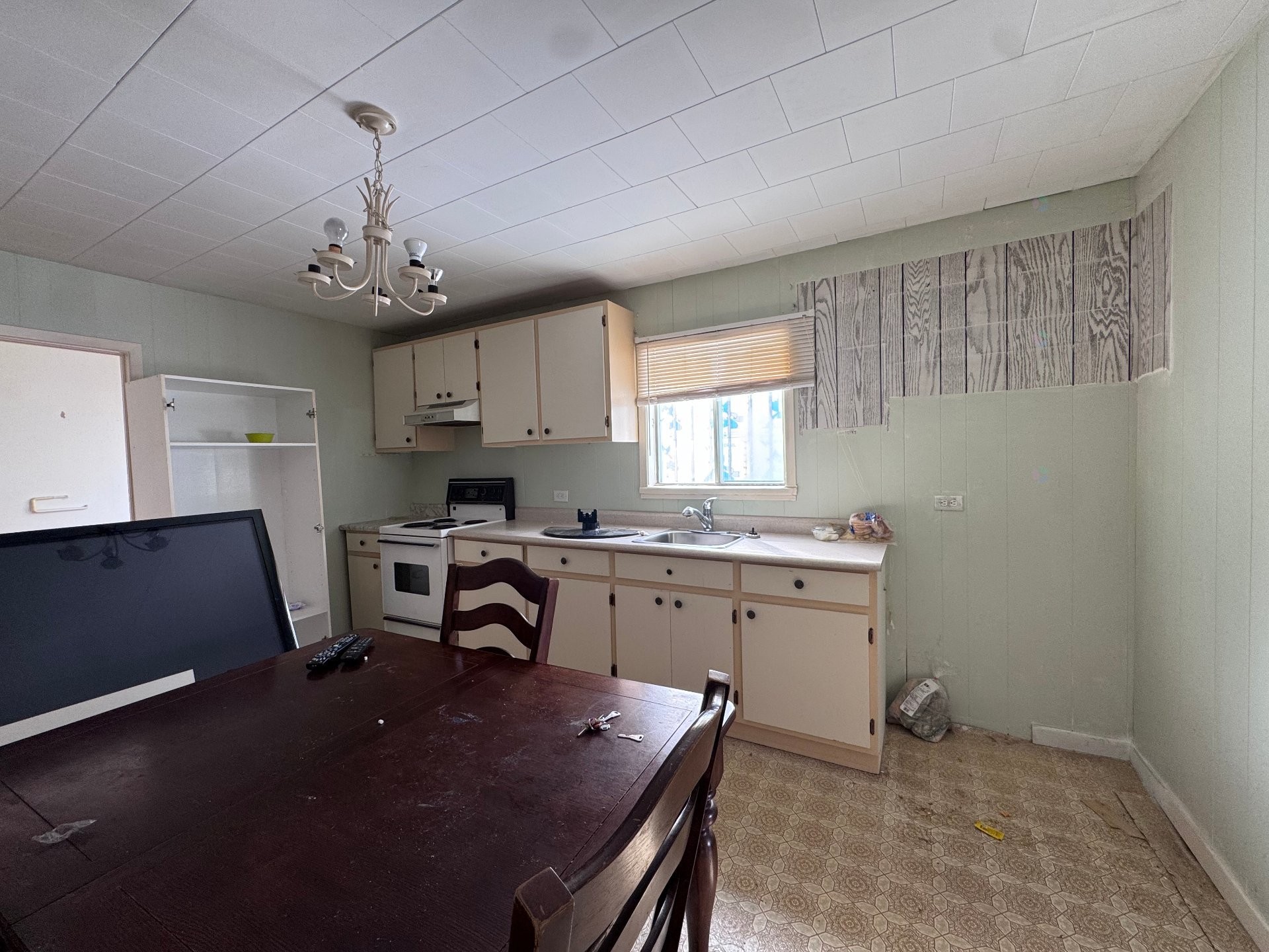 









12


3e Avenue E.

,
Rouyn-Noranda,




QC
J0Y1C0

