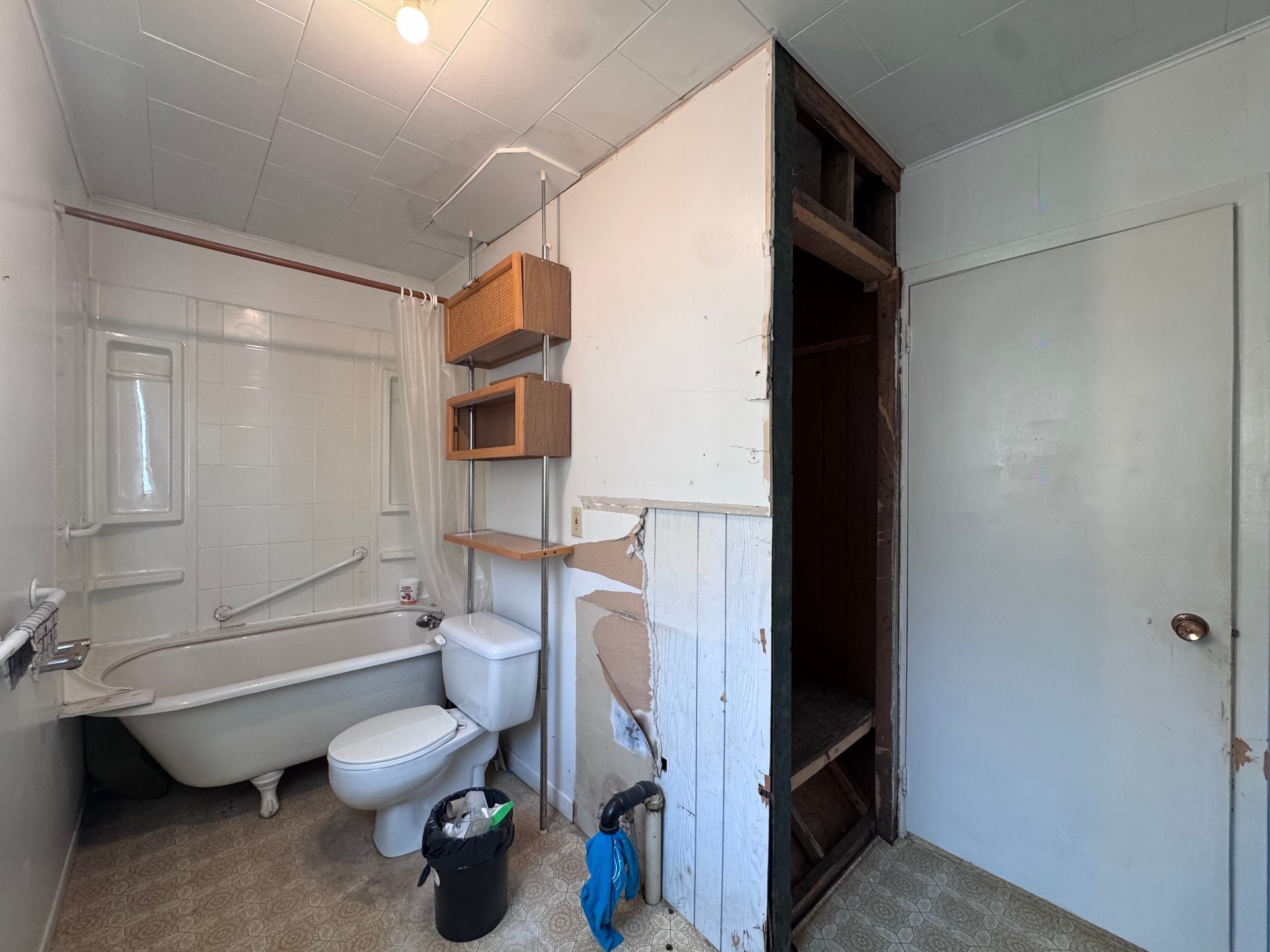 









12


3e Avenue E.

,
Rouyn-Noranda,




QC
J0Y1C0

