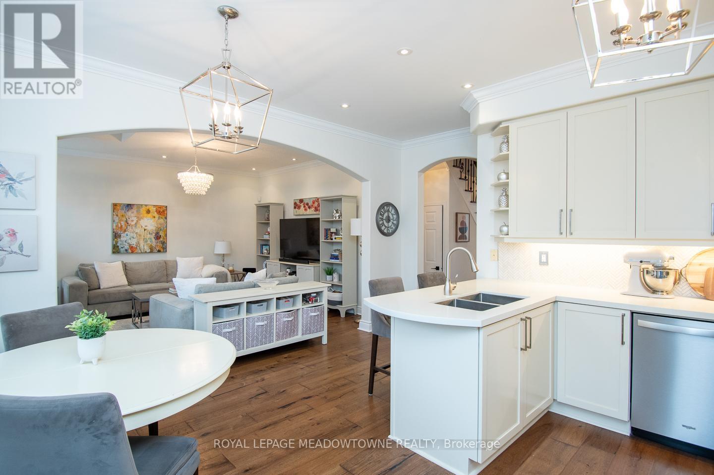 












946 LANCASTER BOULEVARD

,
Milton,




Ontario
L9T6A2

