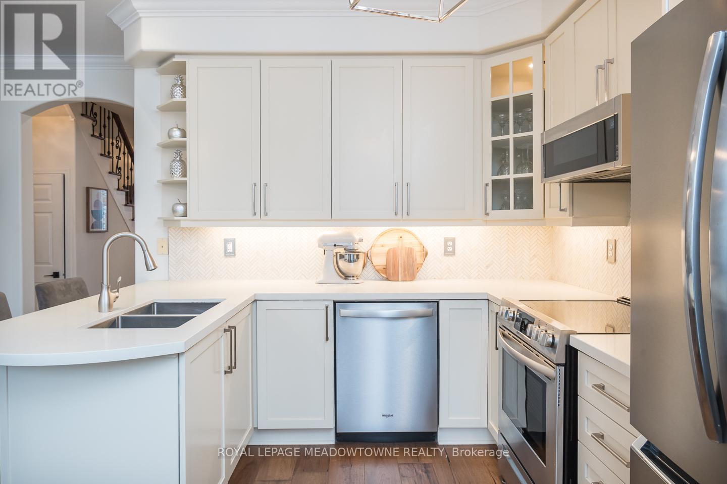 












946 LANCASTER BOULEVARD

,
Milton,




Ontario
L9T6A2

