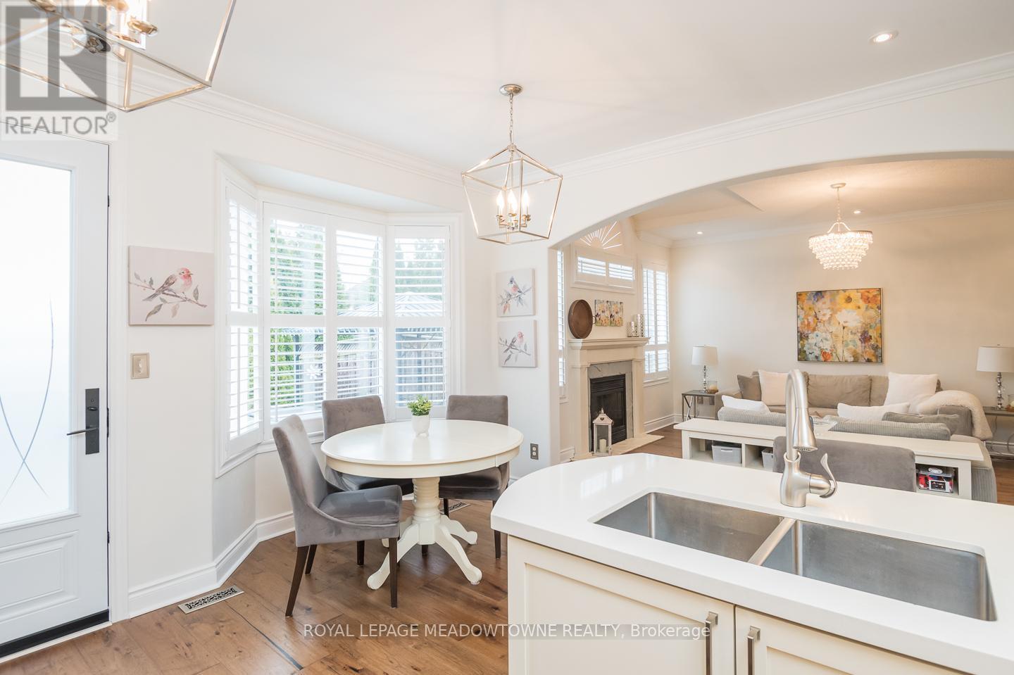 












946 LANCASTER BOULEVARD

,
Milton,




Ontario
L9T6A2

