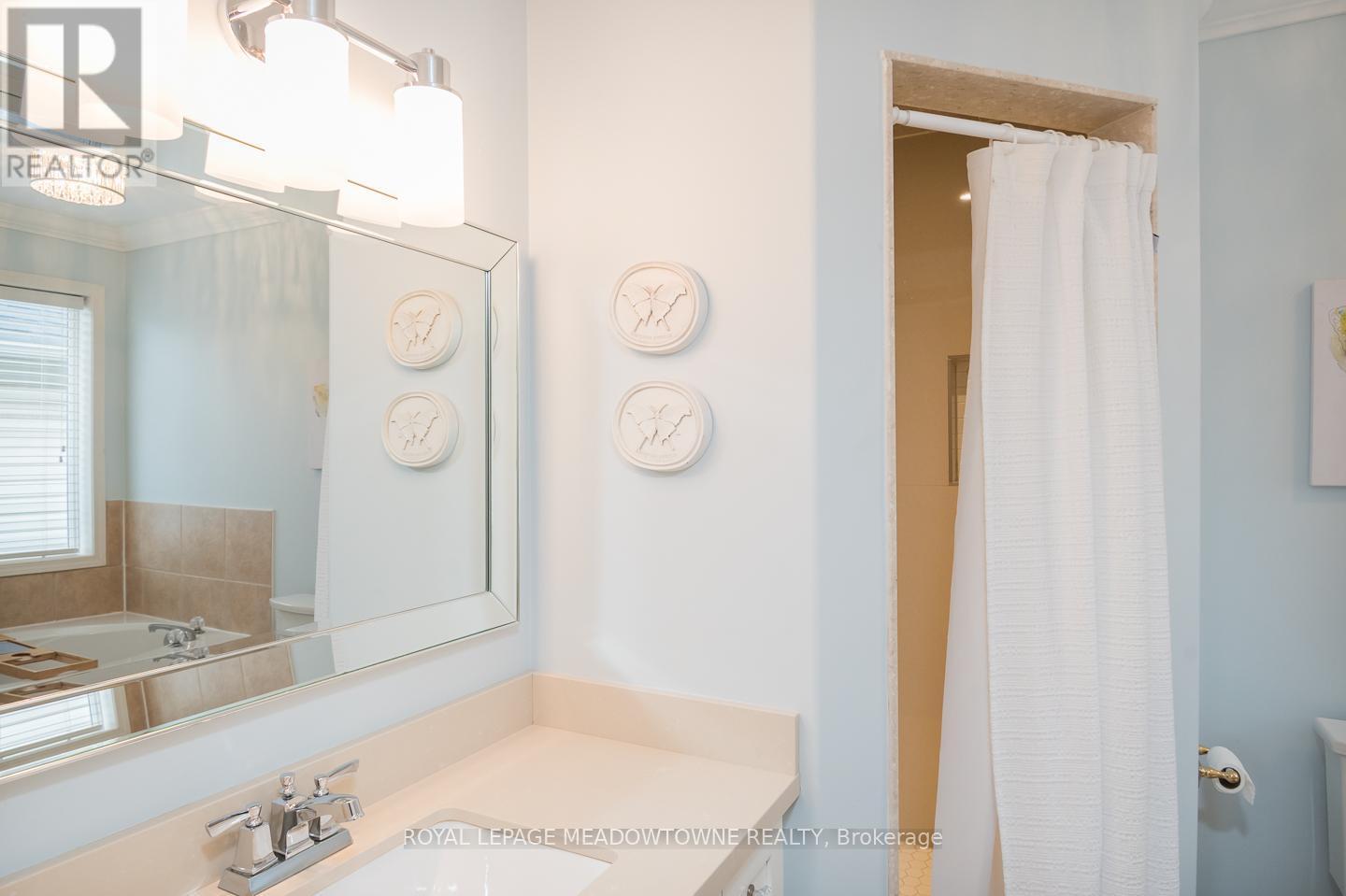 












946 LANCASTER BOULEVARD

,
Milton,




Ontario
L9T6A2

