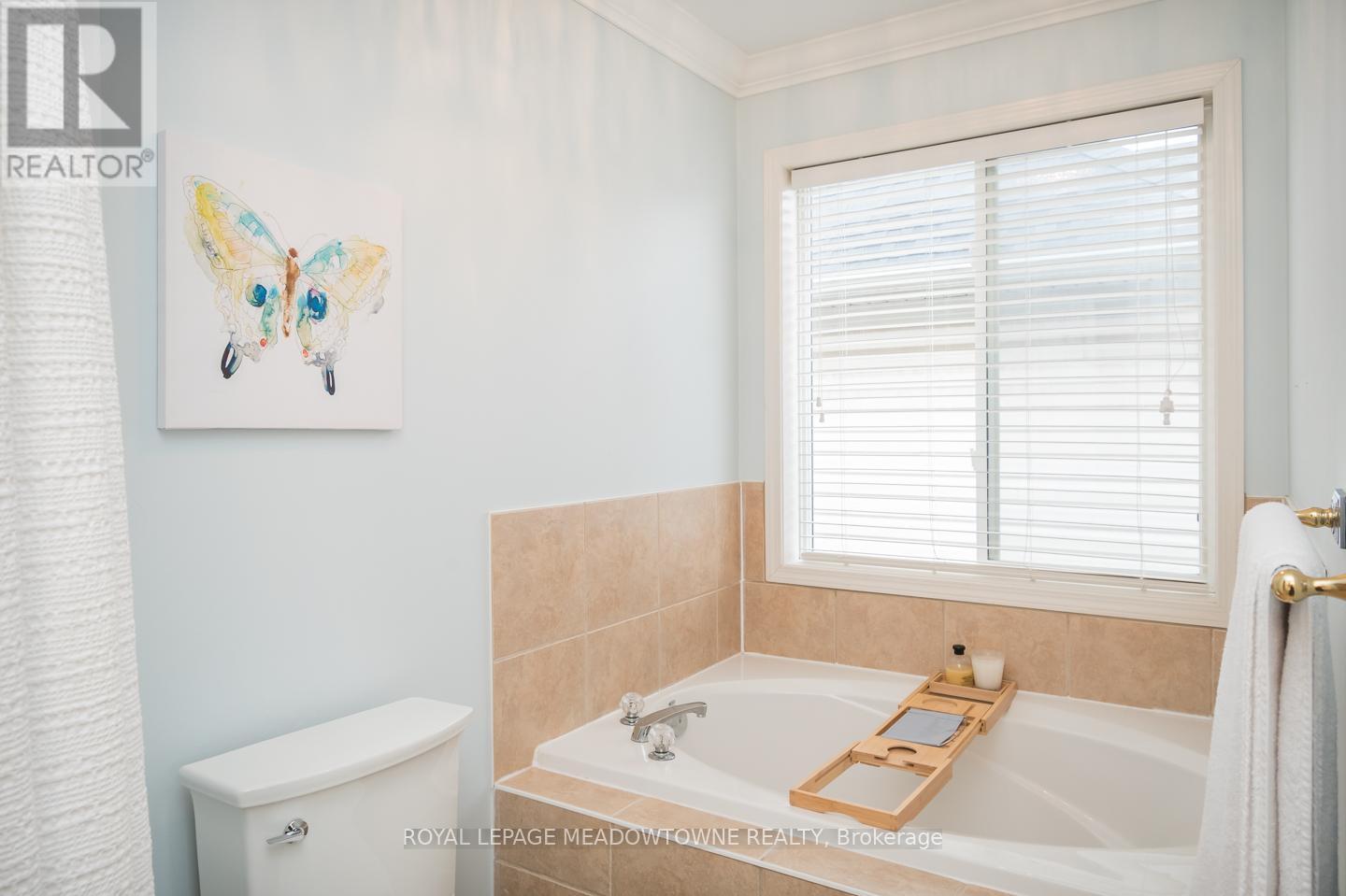 












946 LANCASTER BOULEVARD

,
Milton,




Ontario
L9T6A2

