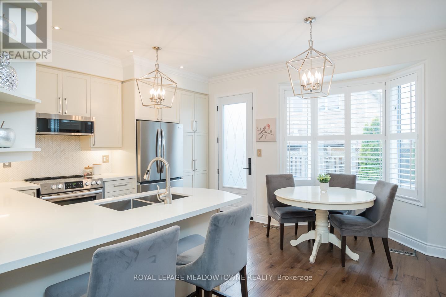 












946 LANCASTER BOULEVARD

,
Milton,




Ontario
L9T6A2

