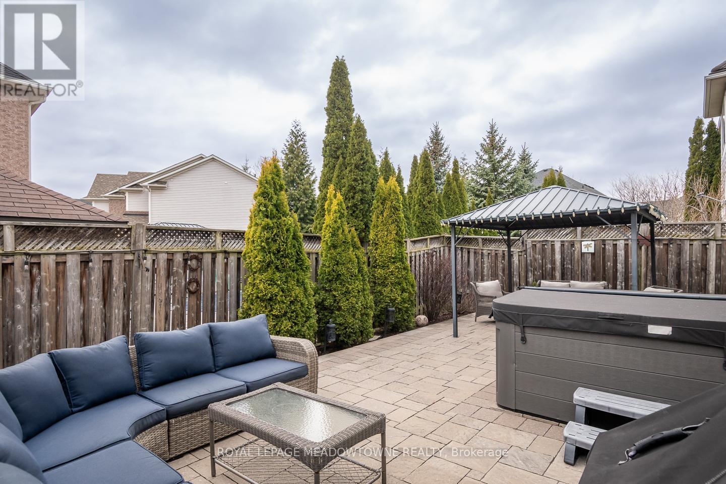 












946 LANCASTER BOULEVARD

,
Milton,




Ontario
L9T6A2

