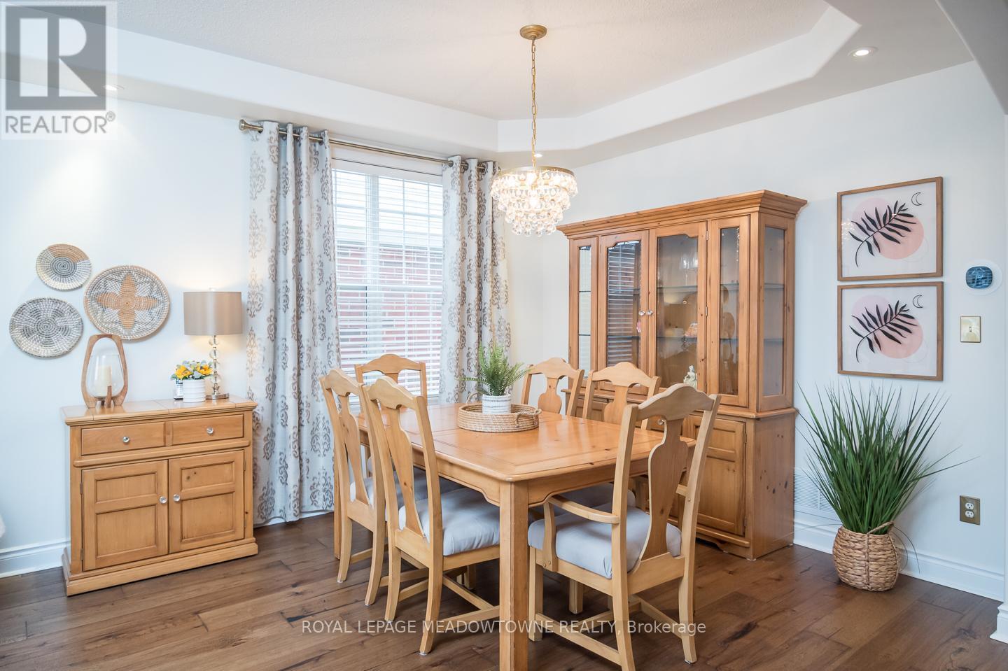 












946 LANCASTER BOULEVARD

,
Milton,




Ontario
L9T6A2

