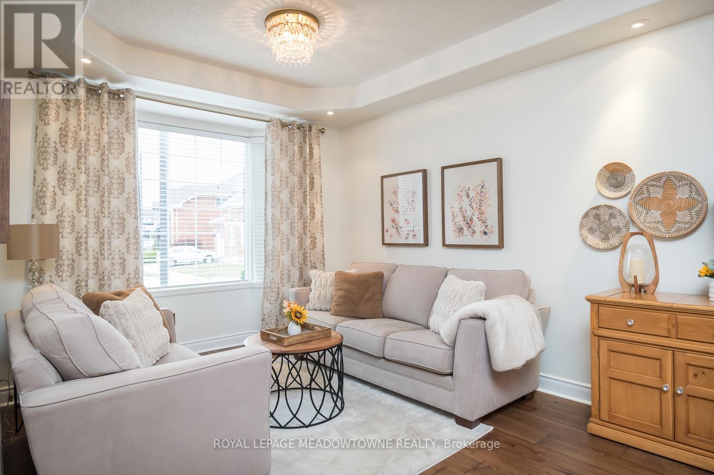 












946 LANCASTER BOULEVARD

,
Milton,




Ontario
L9T6A2

