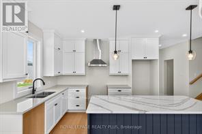 












10 MAGAZINE STREET

,
Penetanguishene,




Ontario
L9M0W6

