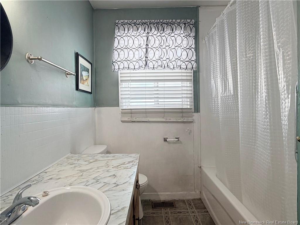 









6585


Route 11

,
Clifton,




NB
E2A 5L7

