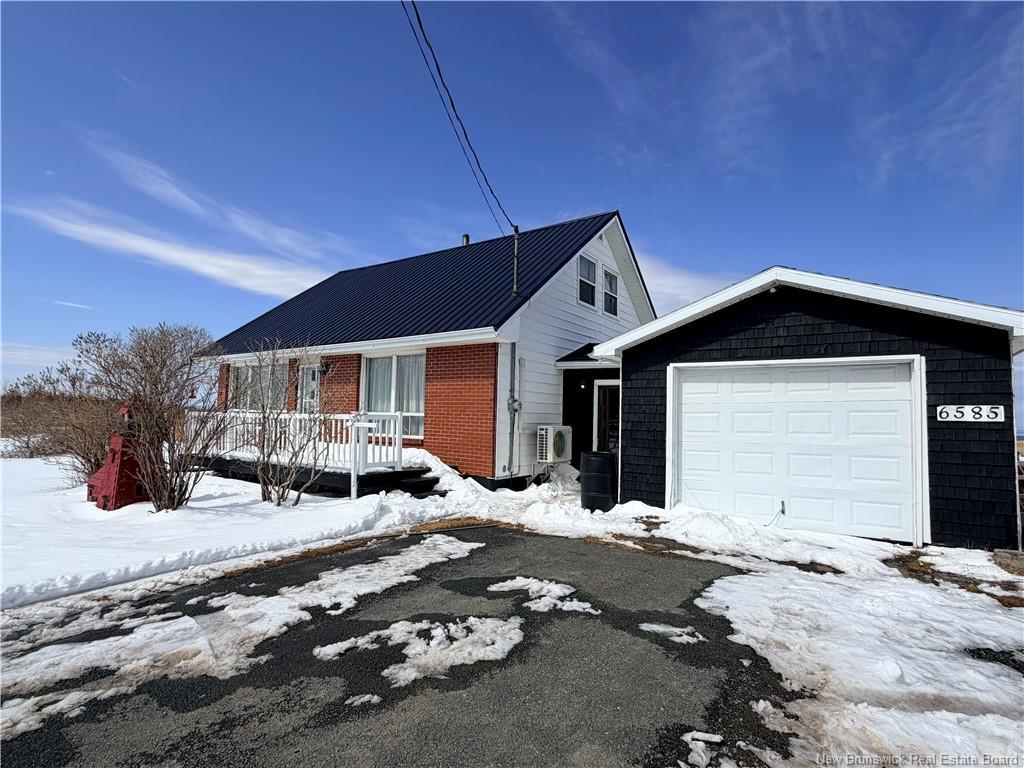 









6585


Route 11

,
Clifton,




NB
E2A 5L7

