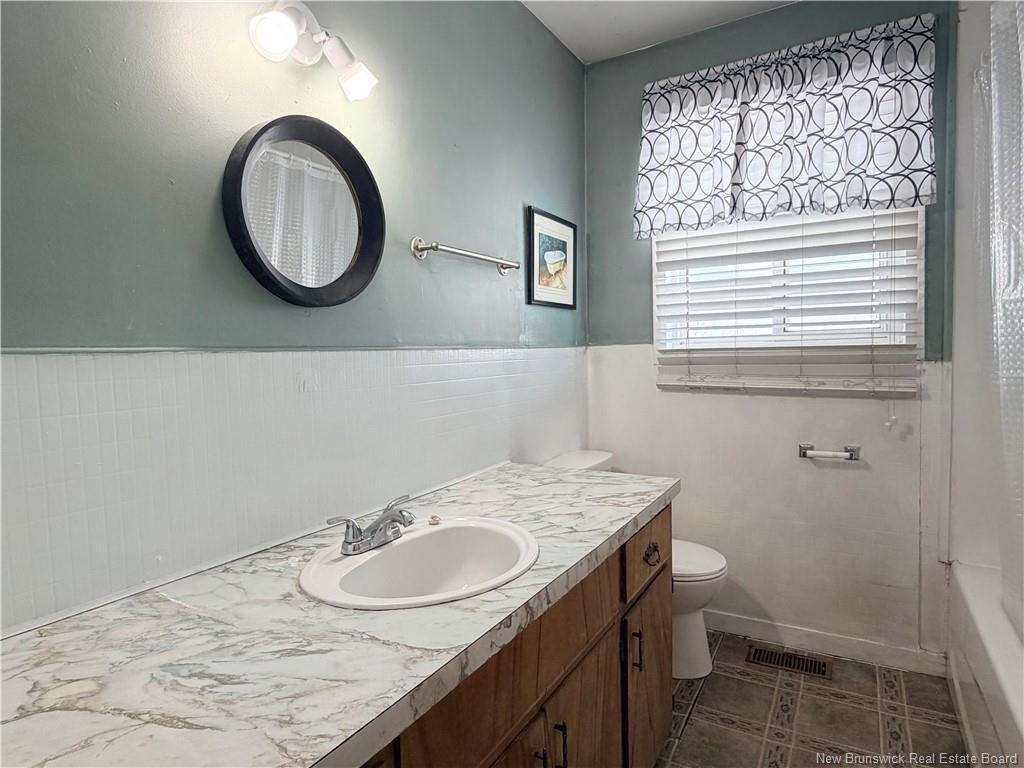 









6585


Route 11

,
Clifton,




NB
E2A 5L7

