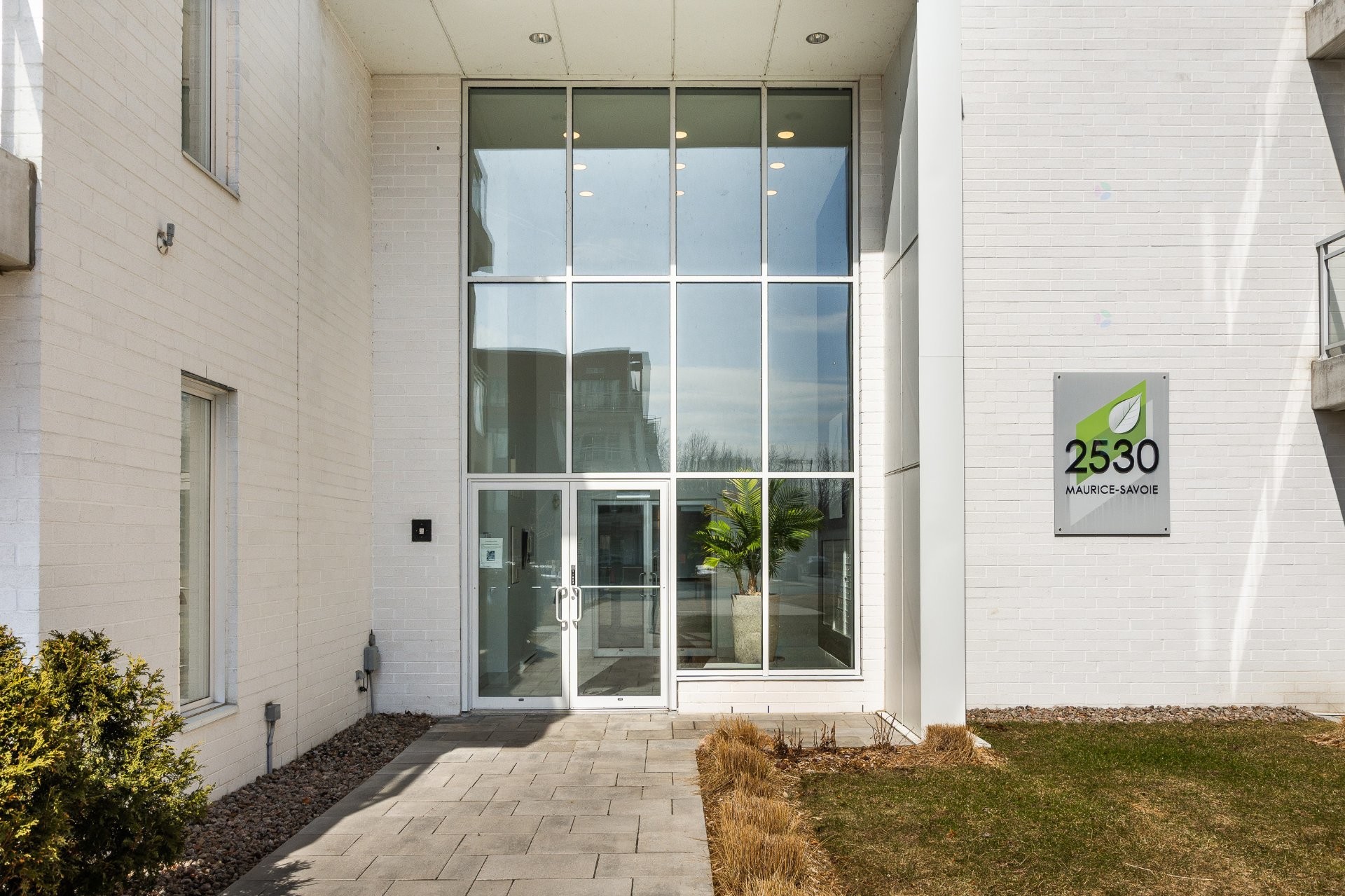 









2530


Rue Maurice-Savoie

, 503,
Longueuil (Le Vieux-Longueuil),




QC
J4N0K2

