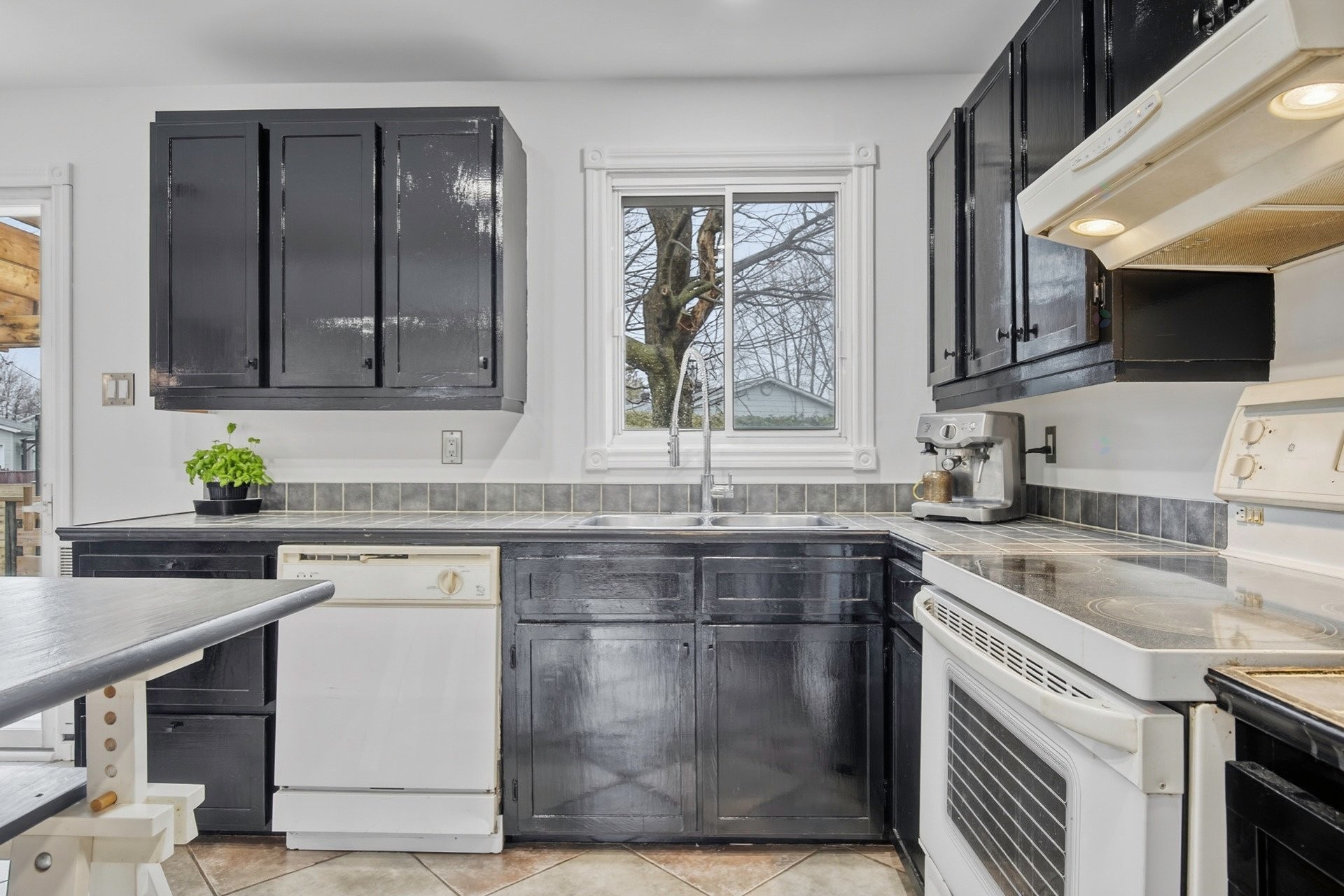 









855


Rue Beauchemin

,
Beloeil,




QC
J3G2Z8

