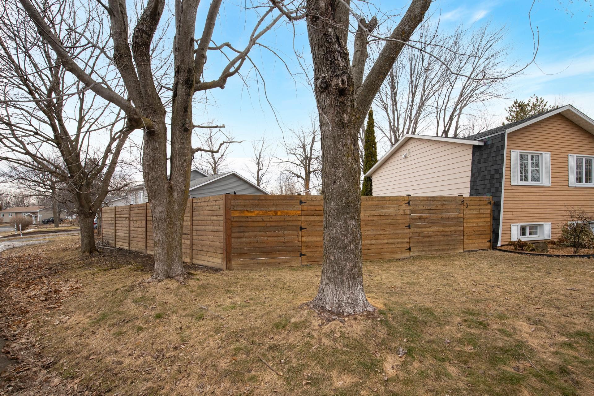 









855


Rue Beauchemin

,
Beloeil,




QC
J3G2Z8

