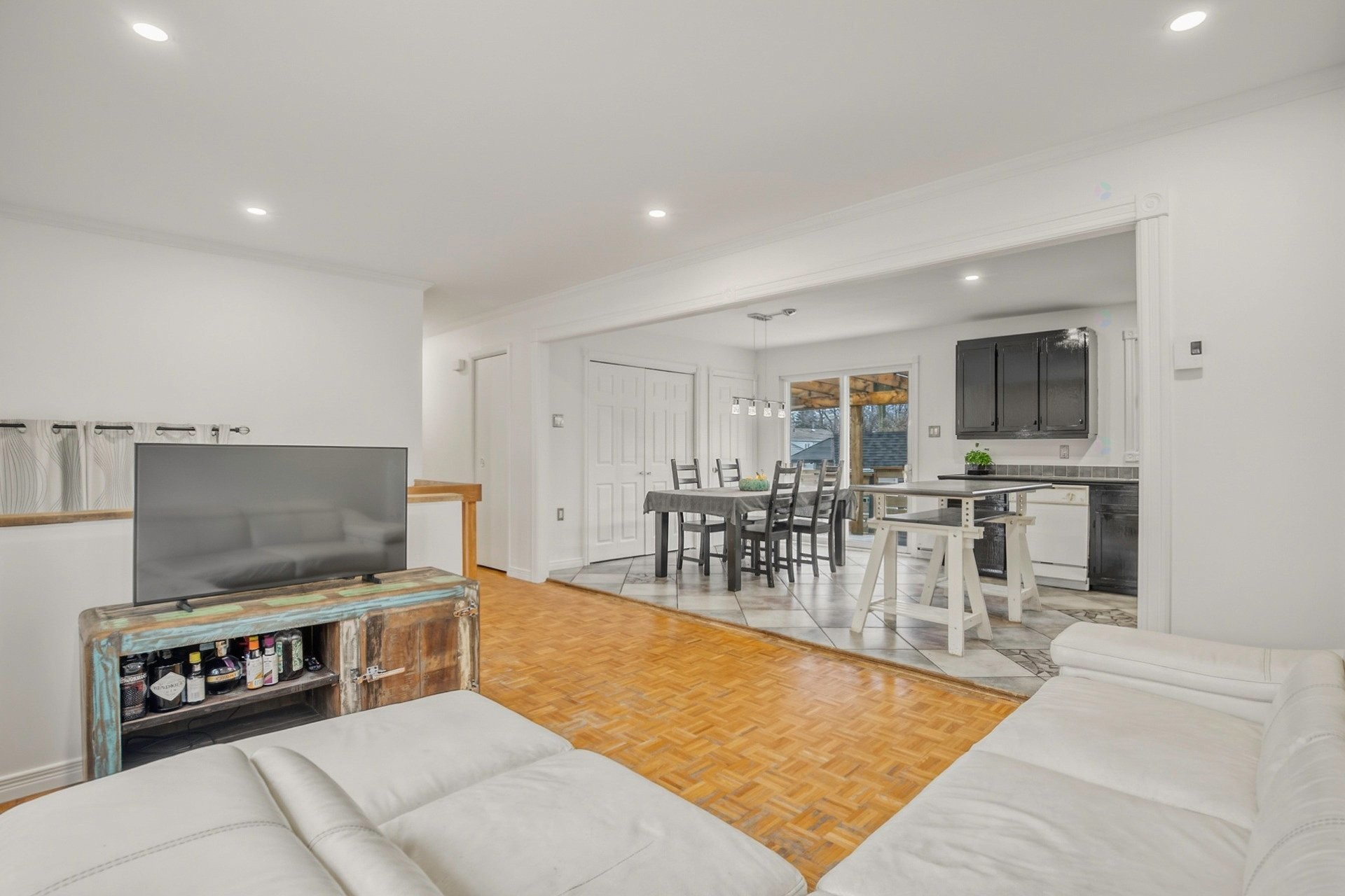 









855


Rue Beauchemin

,
Beloeil,




QC
J3G2Z8

