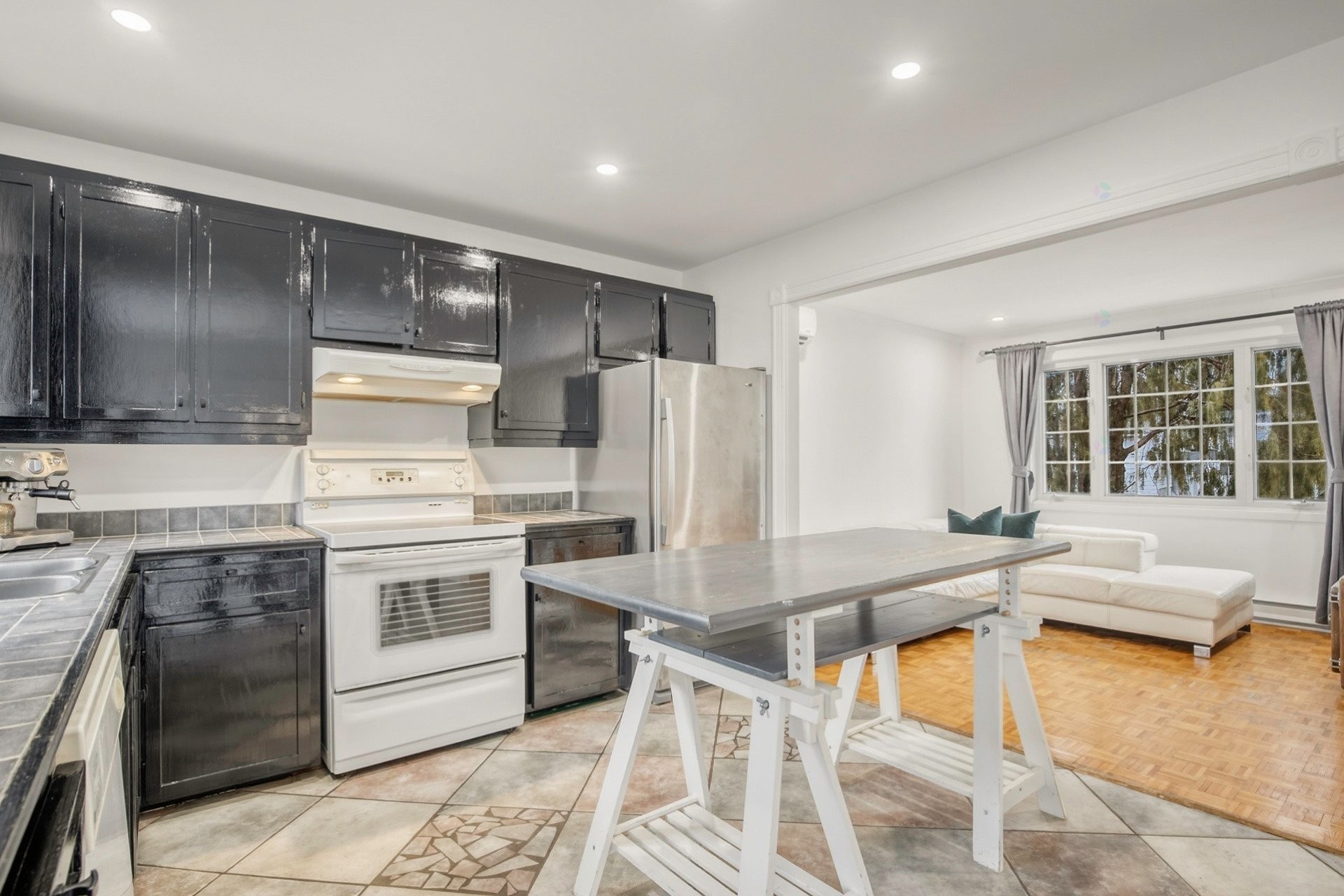 









855


Rue Beauchemin

,
Beloeil,




QC
J3G2Z8

