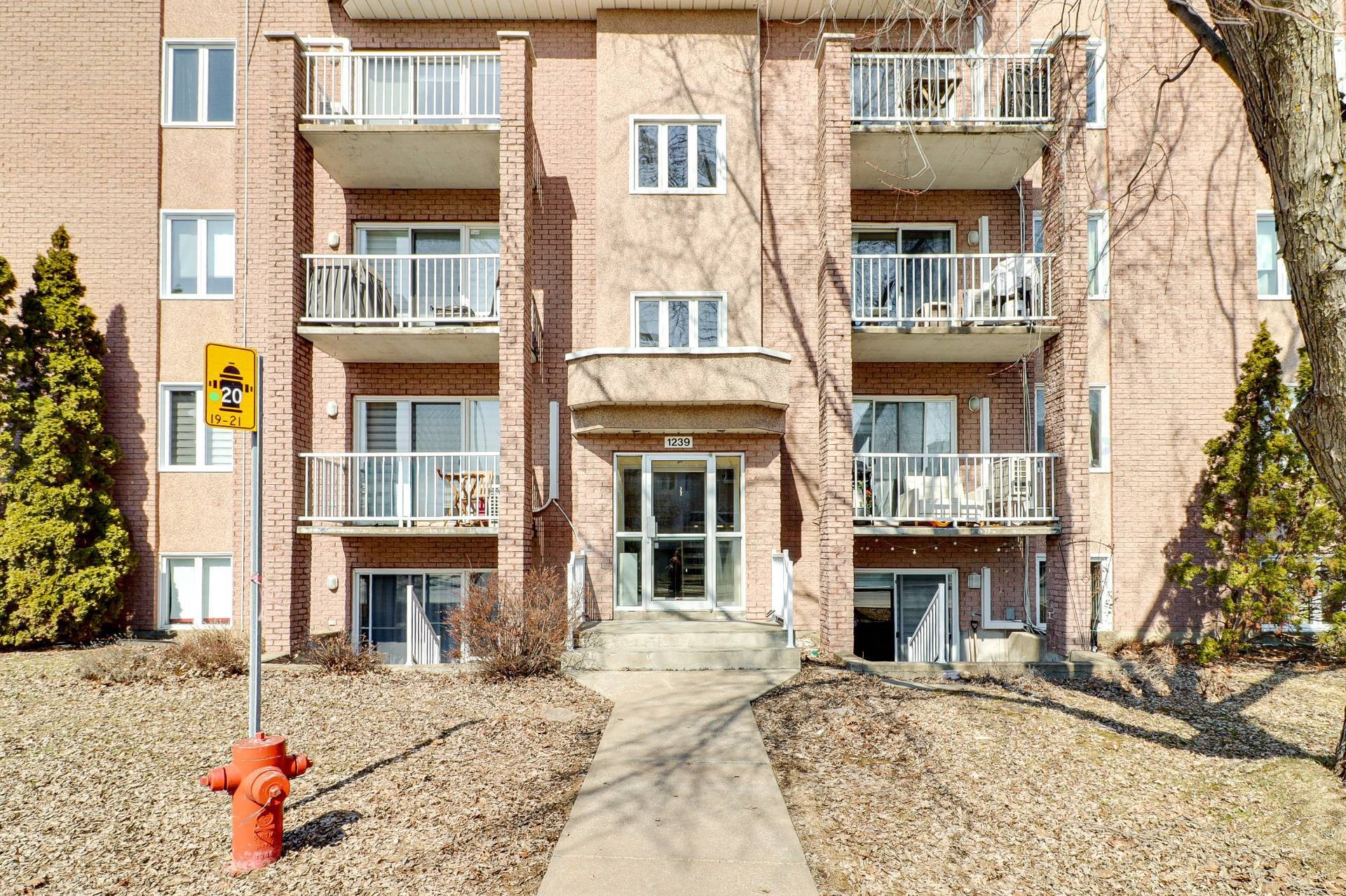 









1239


Boul. Iberville

, 204,
Repentigny (Repentigny),




QC
J5Y3H7

