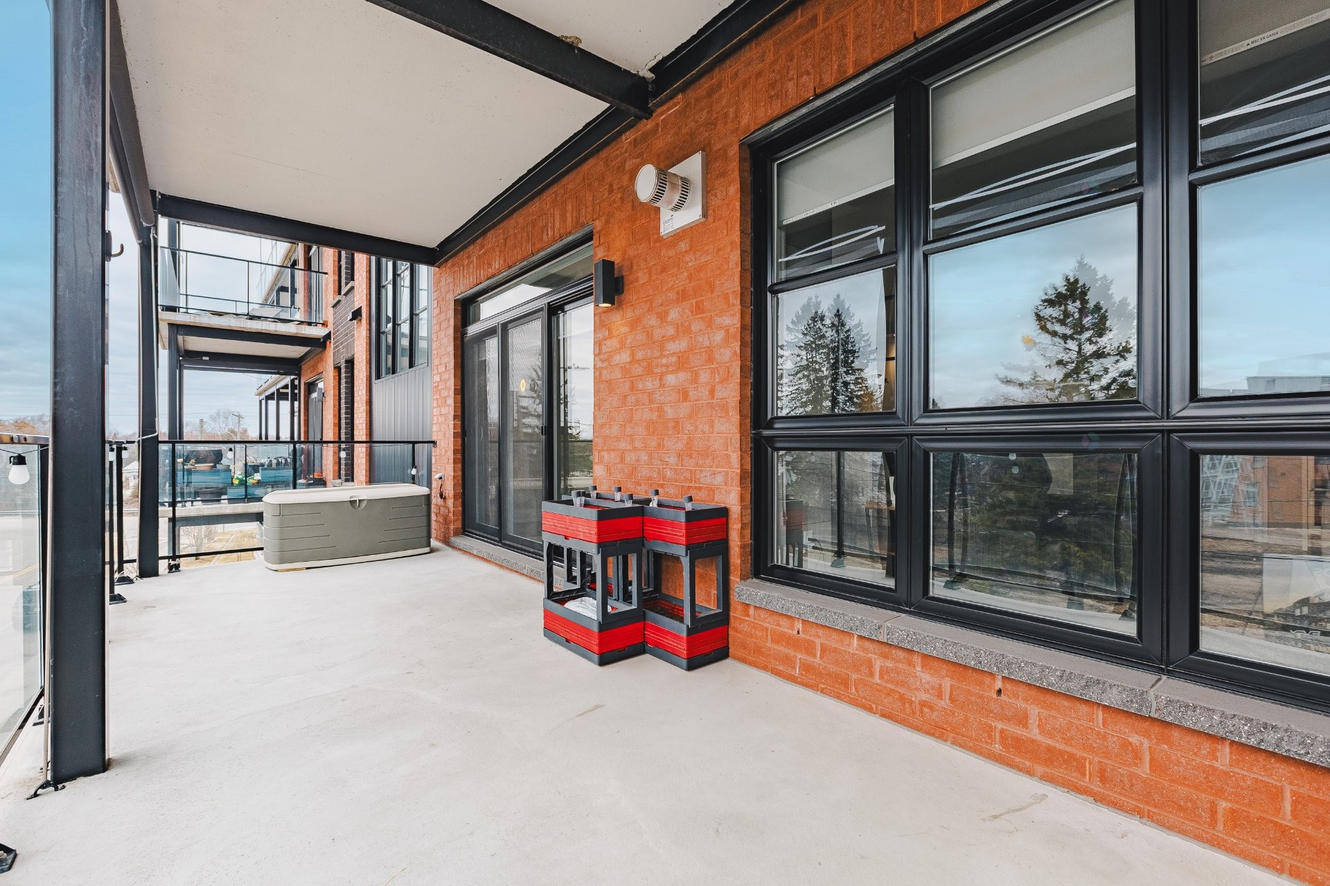 









653


Boul. de l'Ange-Gardien

, 201,
L'Assomption,




QC
J5W1T1

